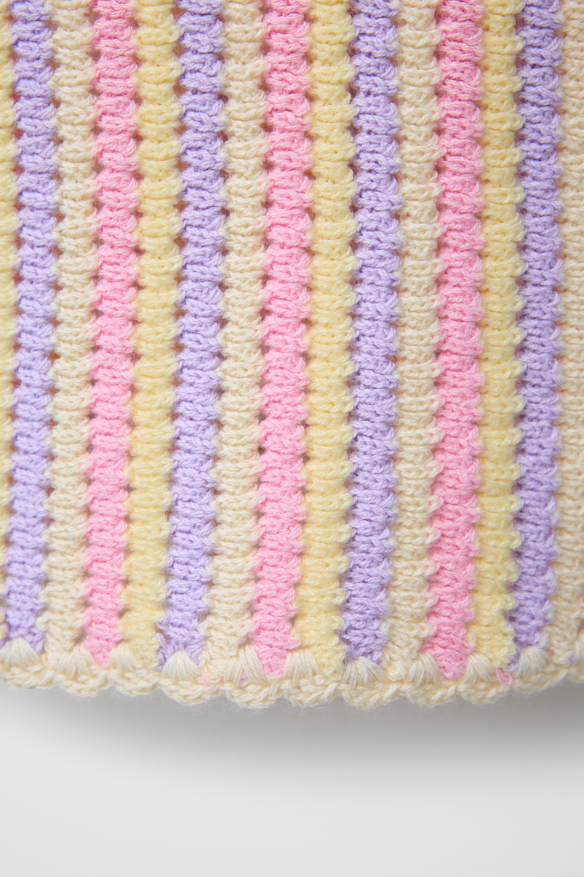 STRIPED KNIT TOP