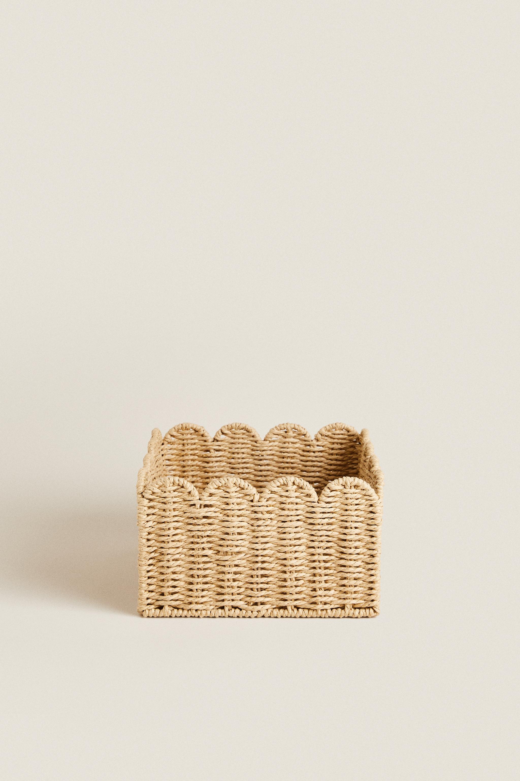 SCALLOPED BASKET