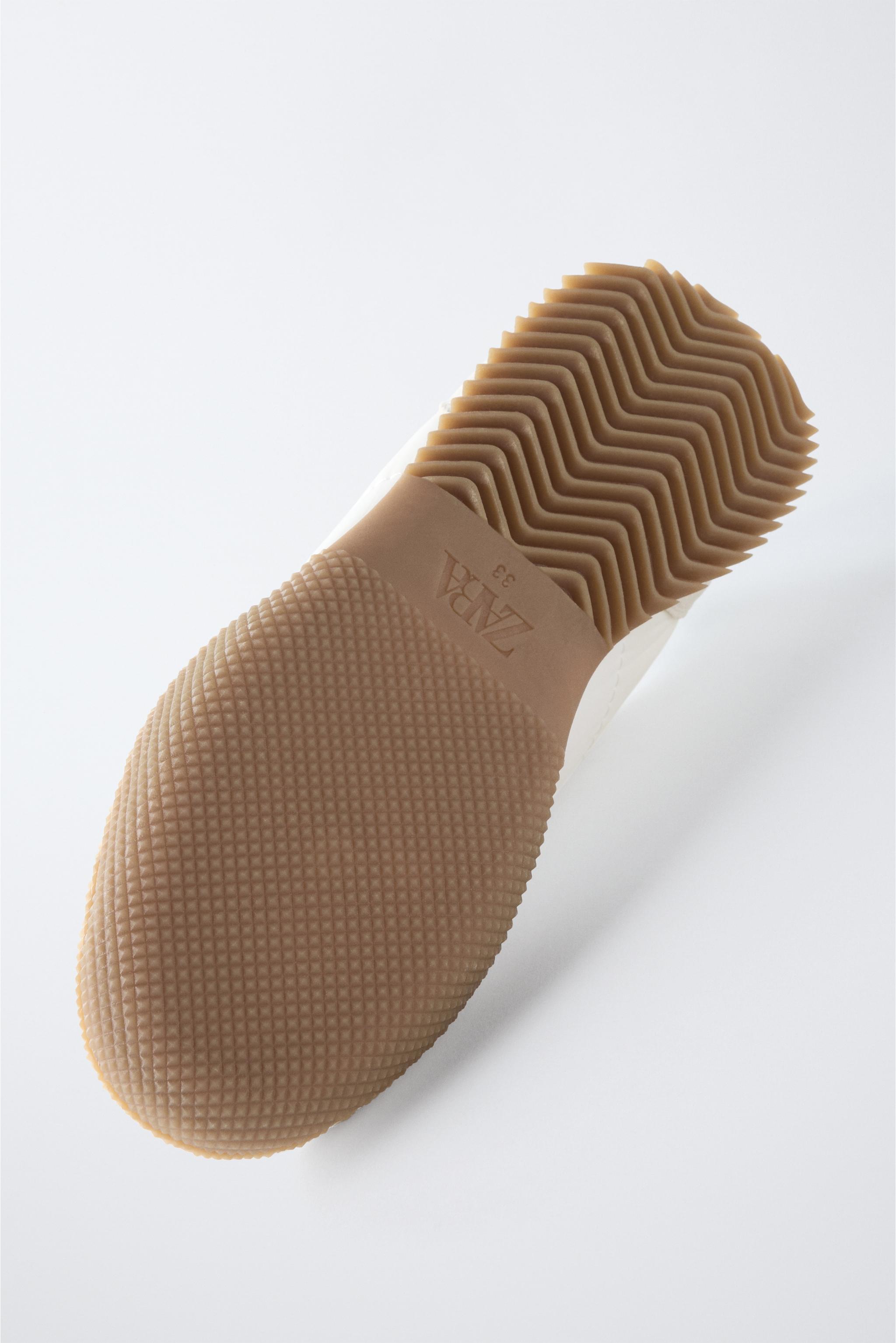 PADDED SNEAKERS