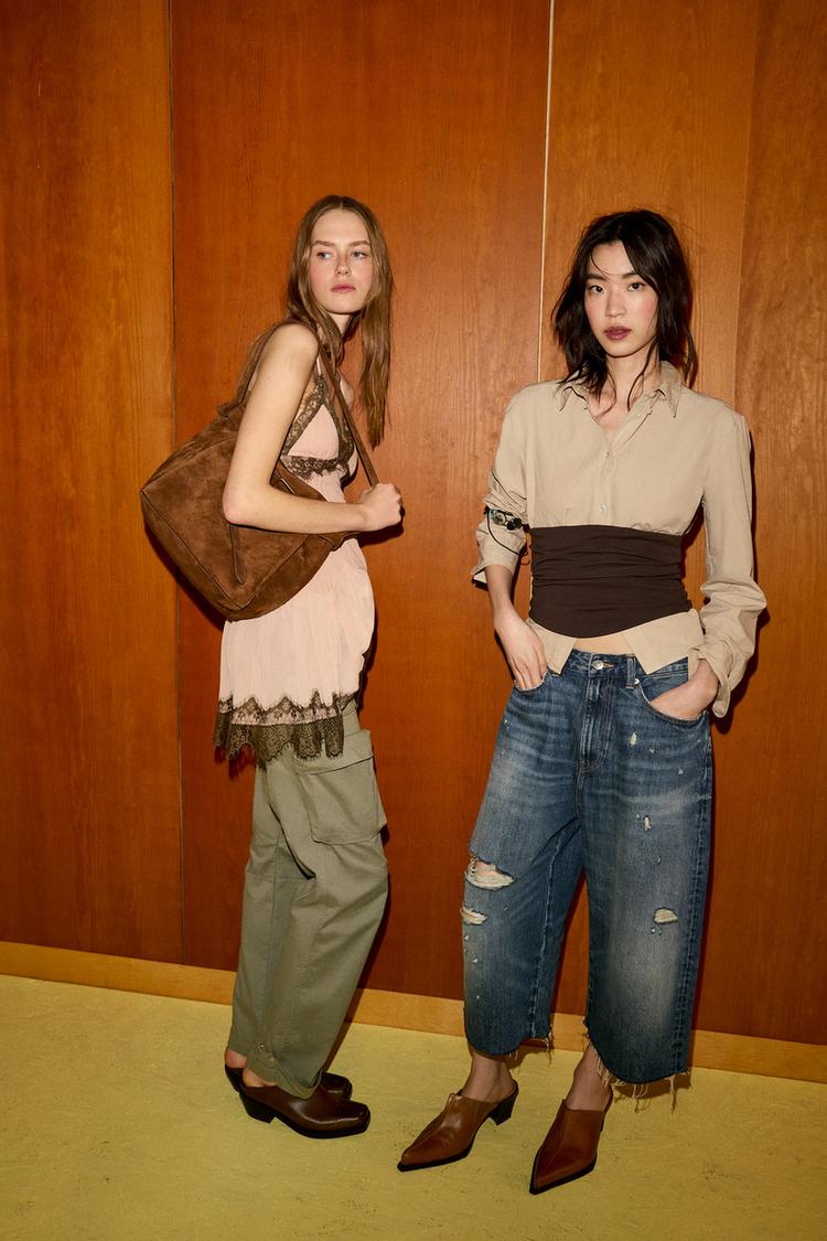 MID-RISE RIPPED DENIM JORTS - Zara product image