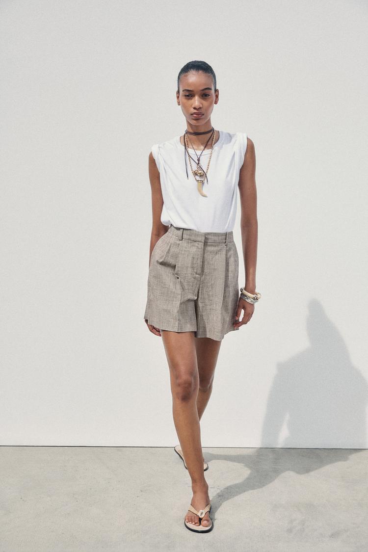 PLEATED HIGH-WAISTED SHORTS