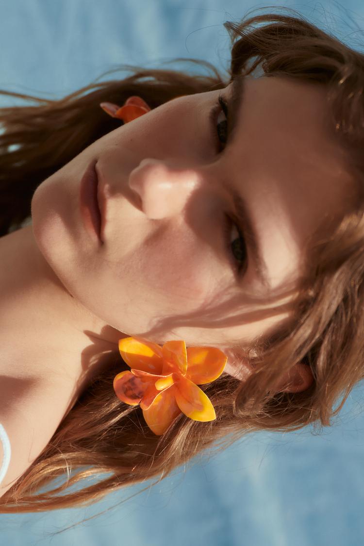 RESIN FLOWER EARRINGS