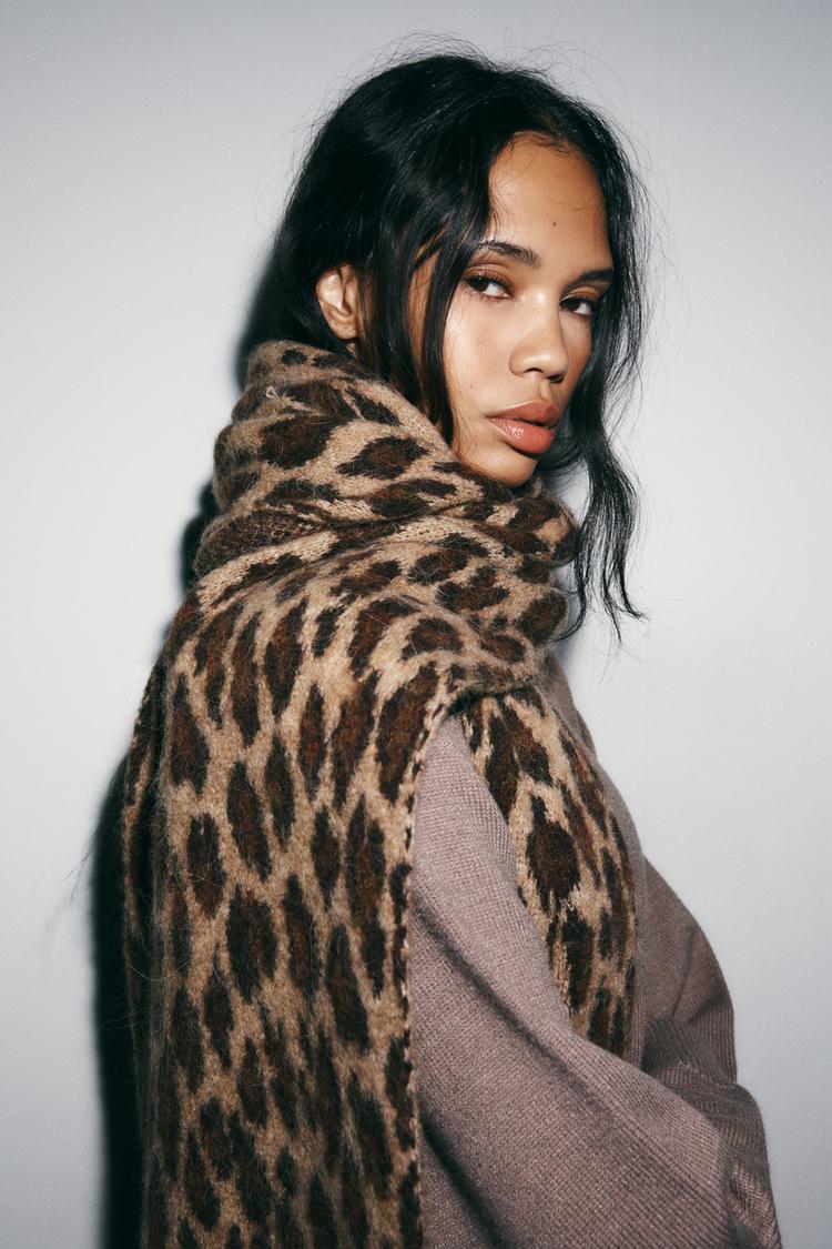 ANIMAL PRINT KNIT SCARF - Zara product image