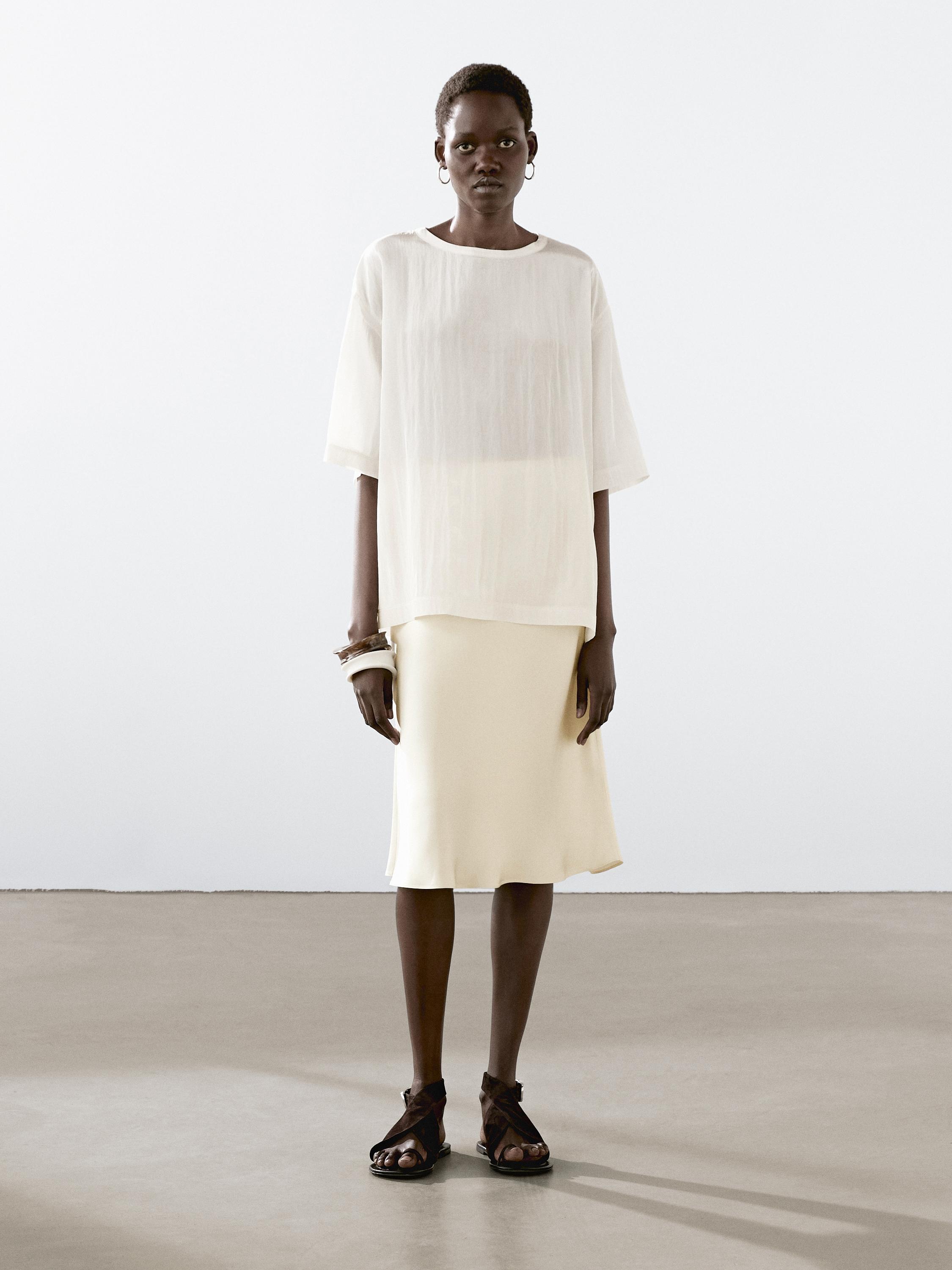 Flowing satin-effect skirt