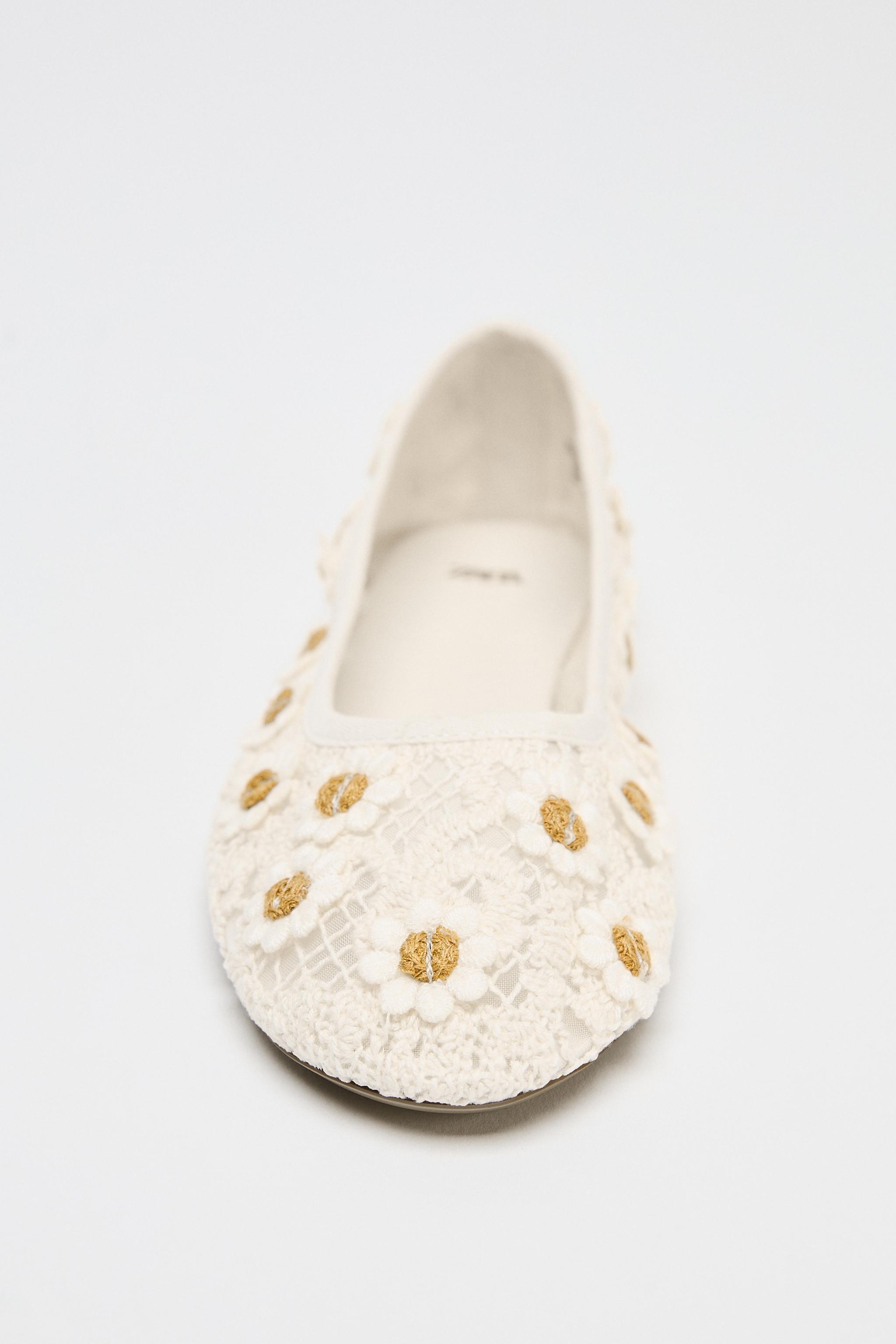 CROCHET DAISY BALLET FLATS