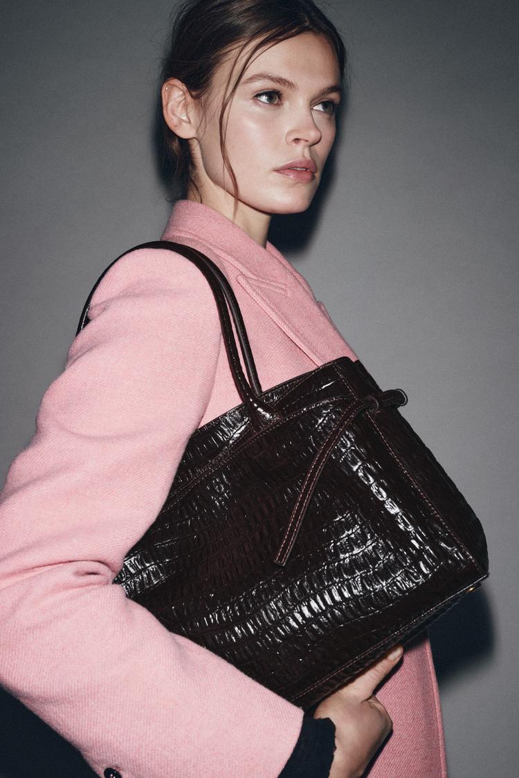 EMBOSSED LEATHER CITY BAG - Zara product image