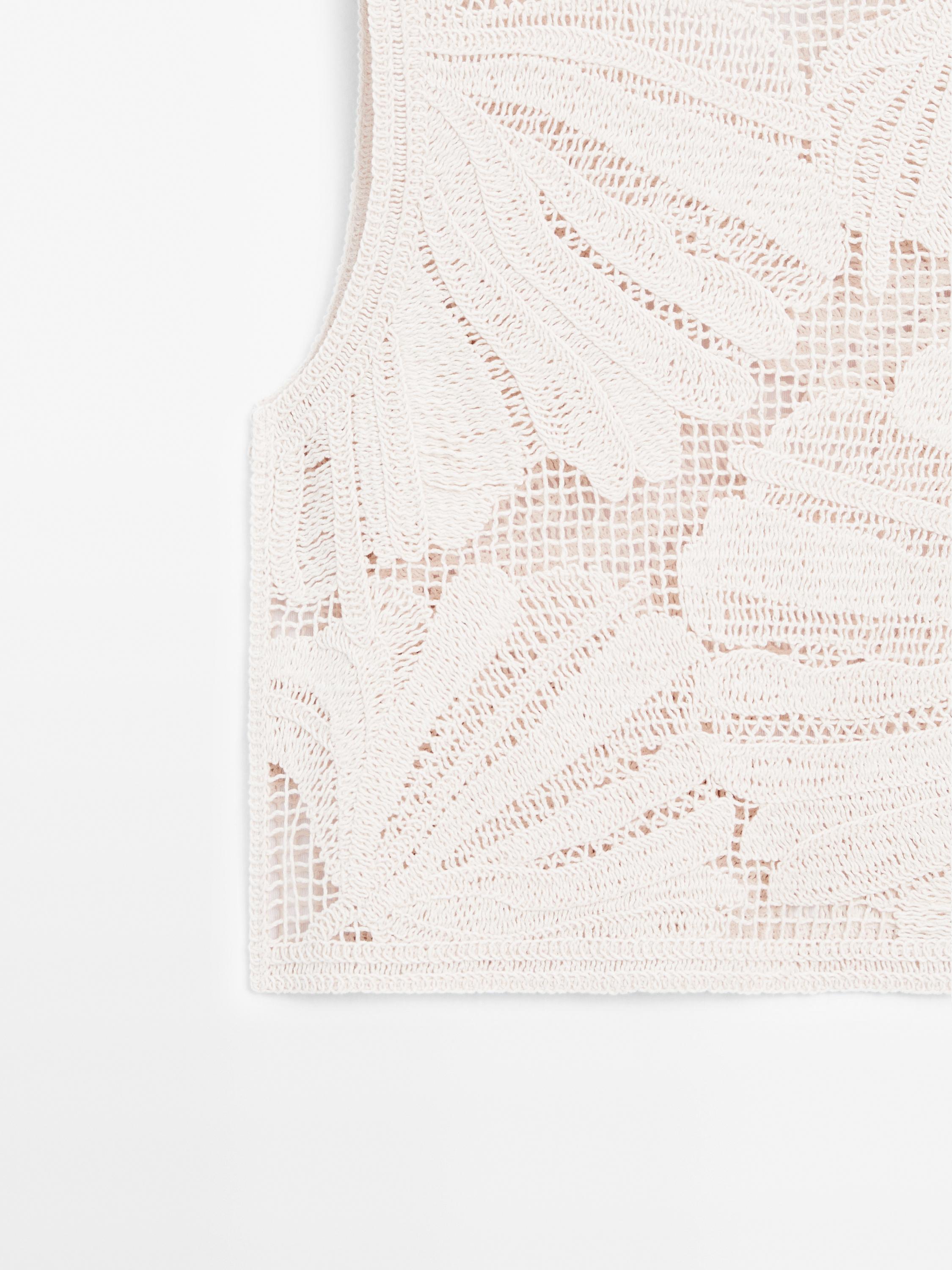 Top en crochet ajouré à fleurs