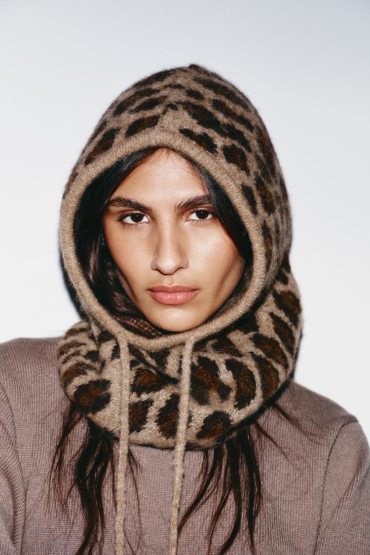 ANIMAL PRINT KNIT HOOD - Zara product image