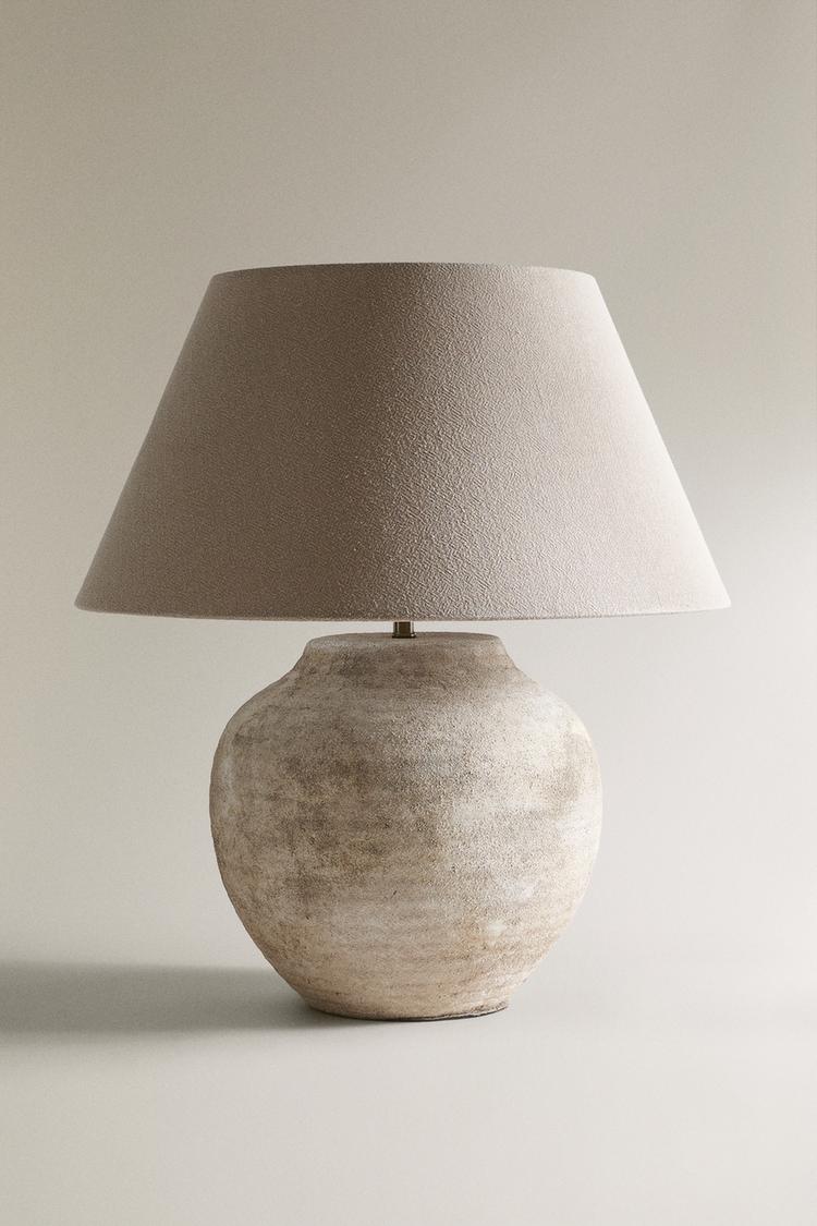 LARGE ANTIQUE FINISH CERAMIC TABLE LAMP - Zara product image