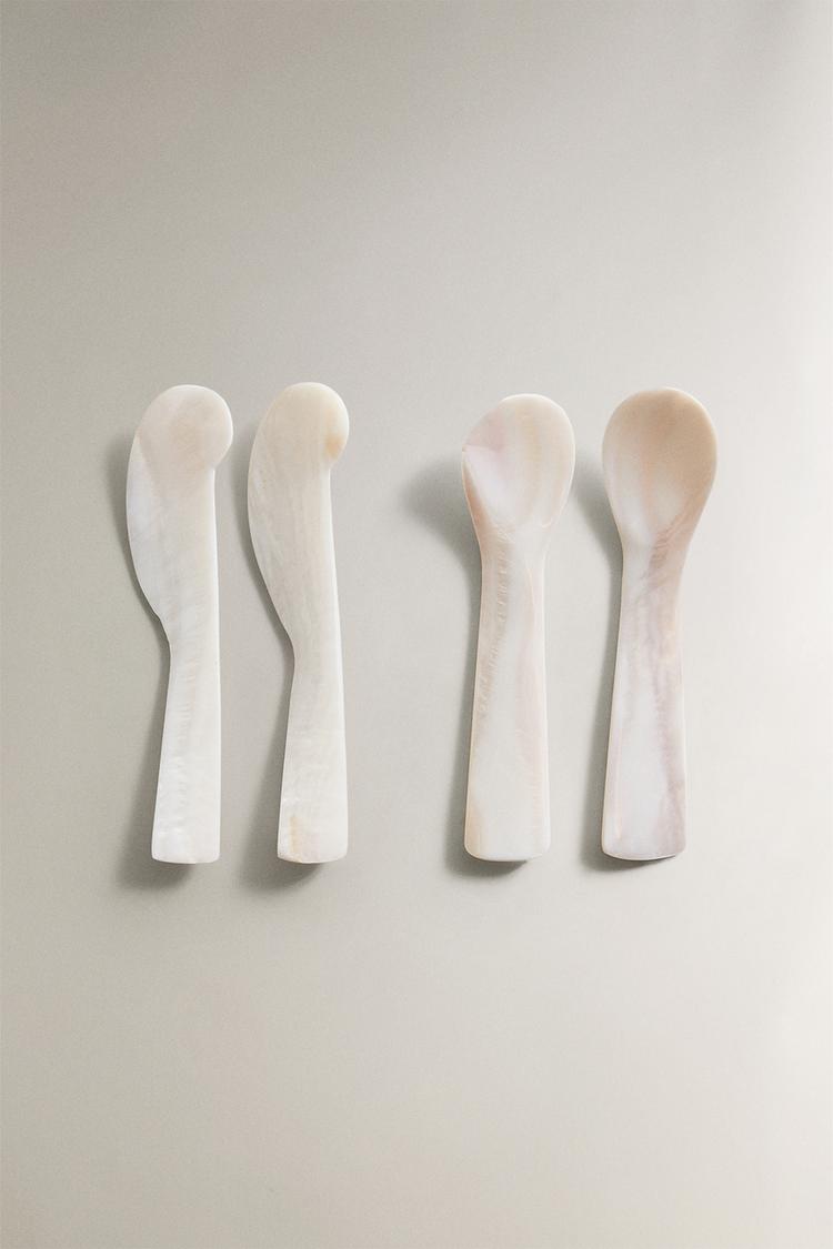 MOTHER-OF-PEARL BREAKFAST CUTLERY SET (SET OF 4)