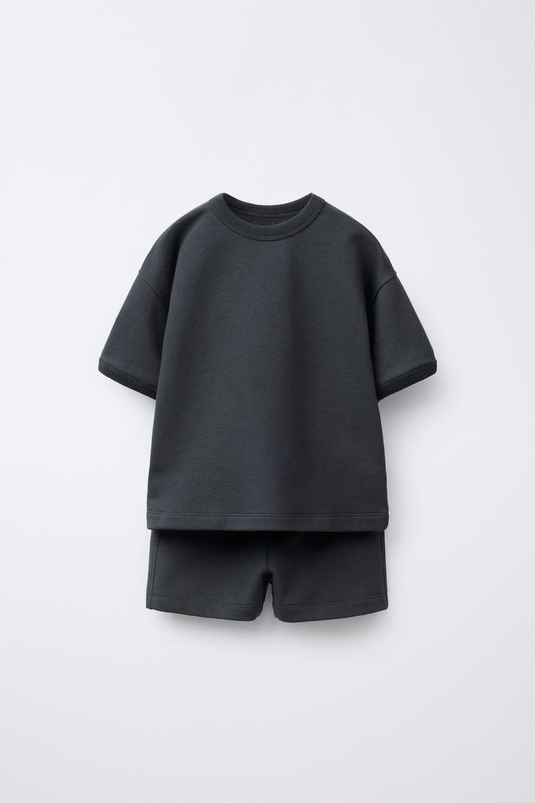 LABEL JOGGING T-SHIRT AND BERMUDA SHORTS SET