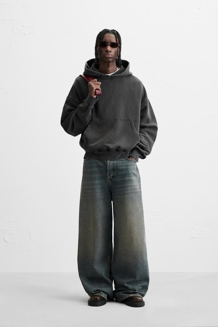 BOXY FIT WASHED SWEATSHIRT