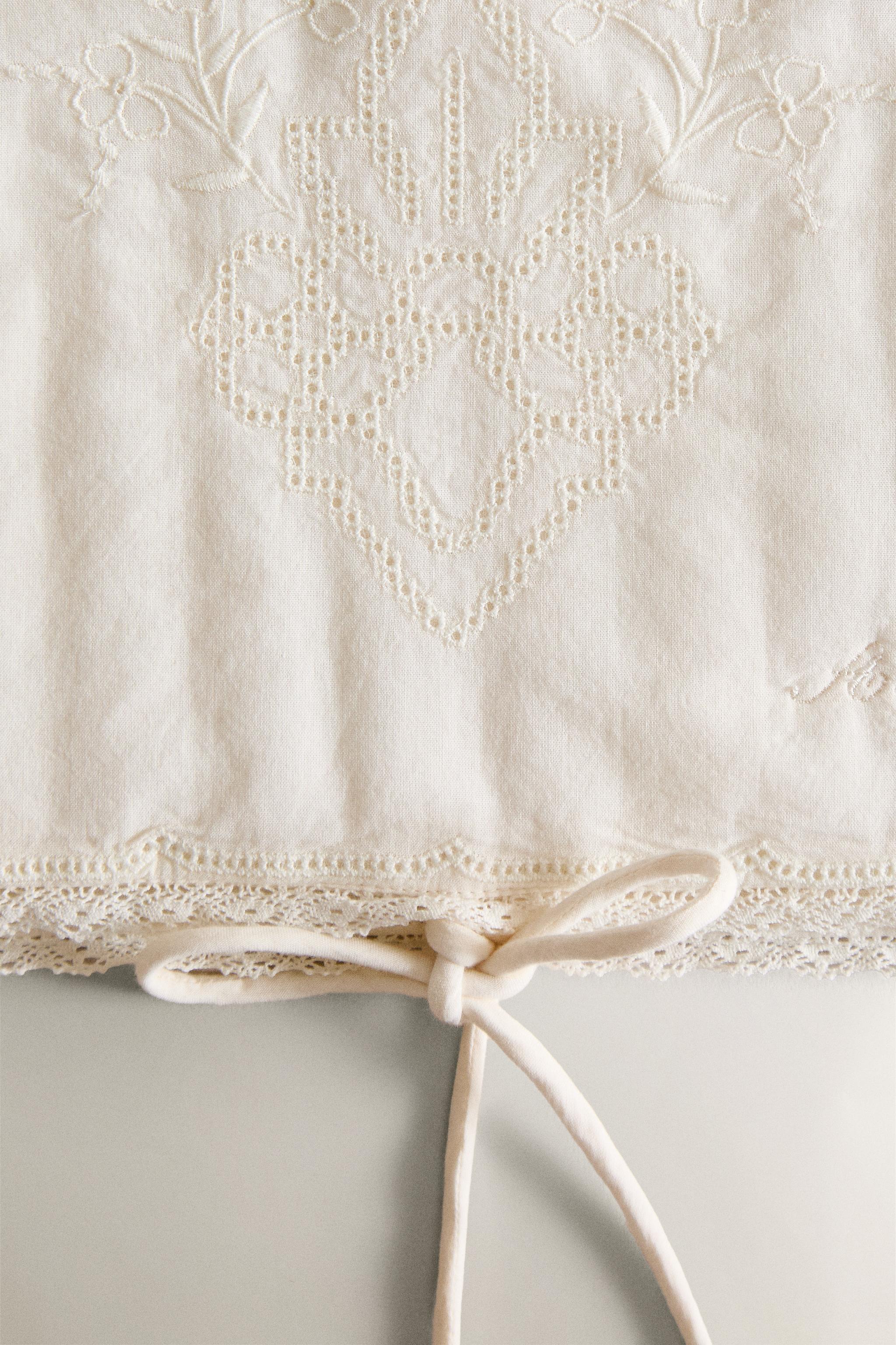 SAC TROUSSE DE TOILETTE BRODERIE