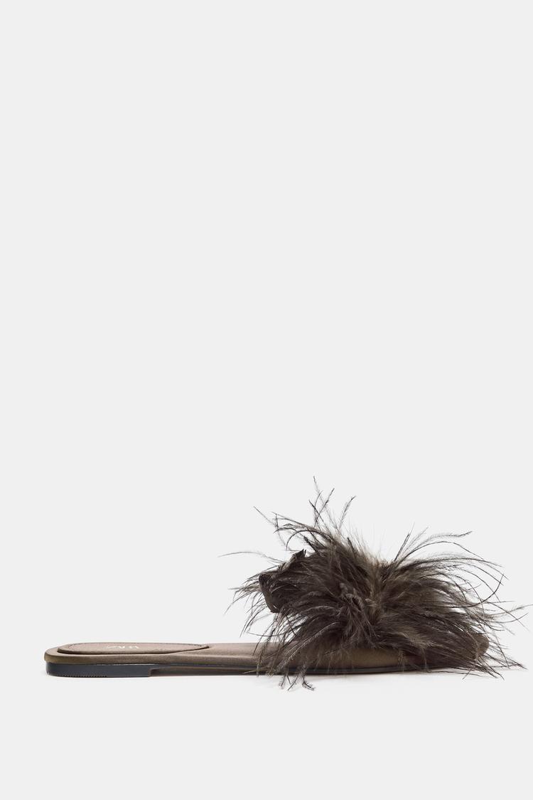 FEATHER FLAT SANDALS
