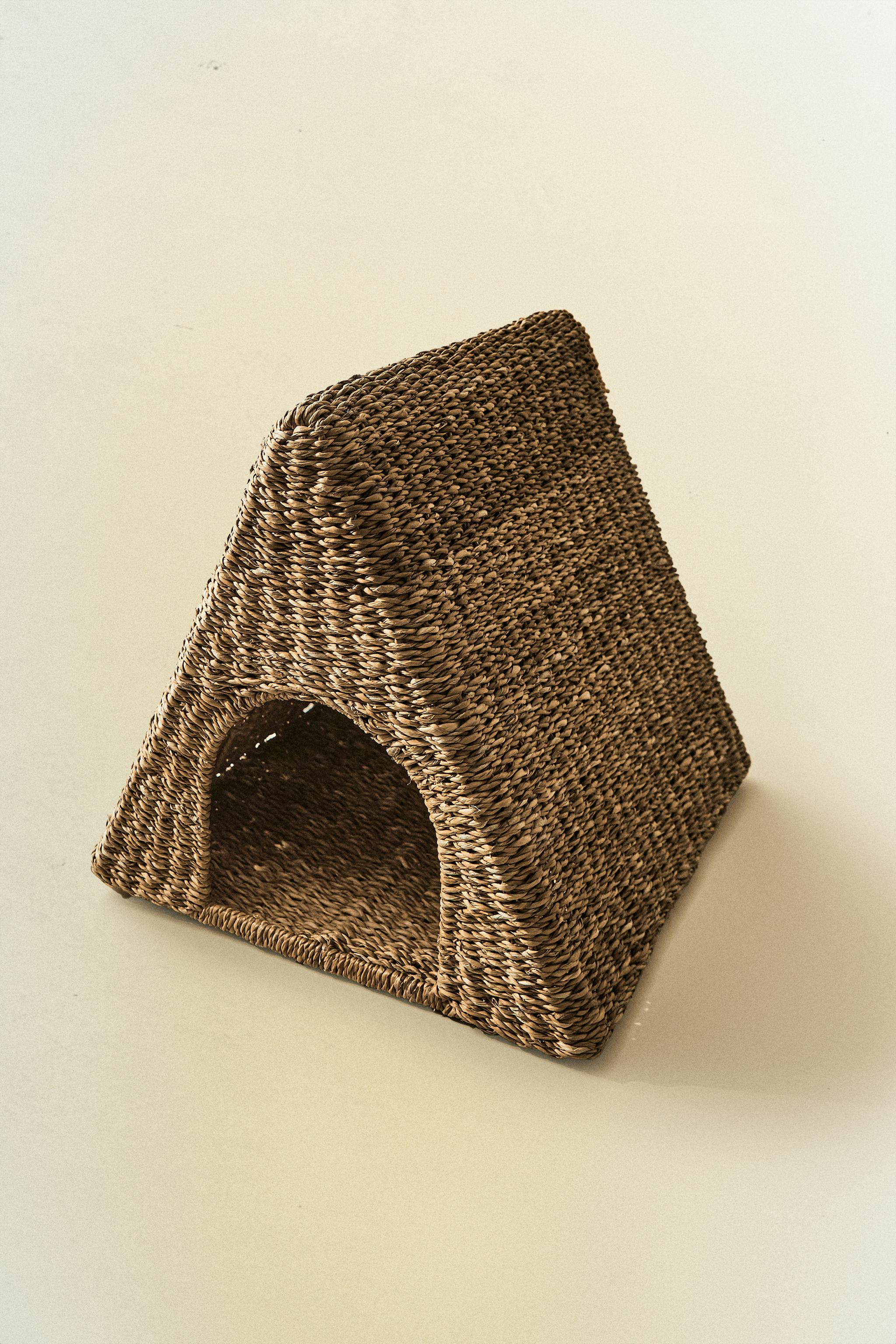 SEAGRASS PET HOUSE