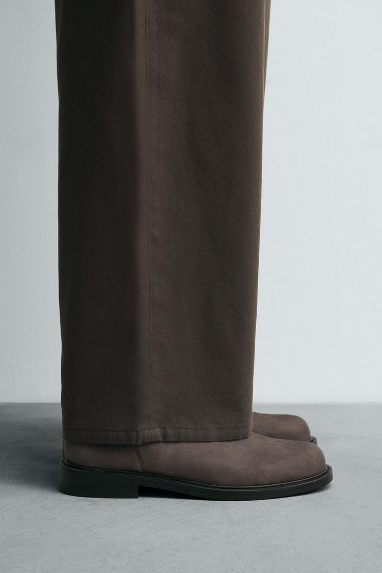 LEATHER CHELSEA BOOTS