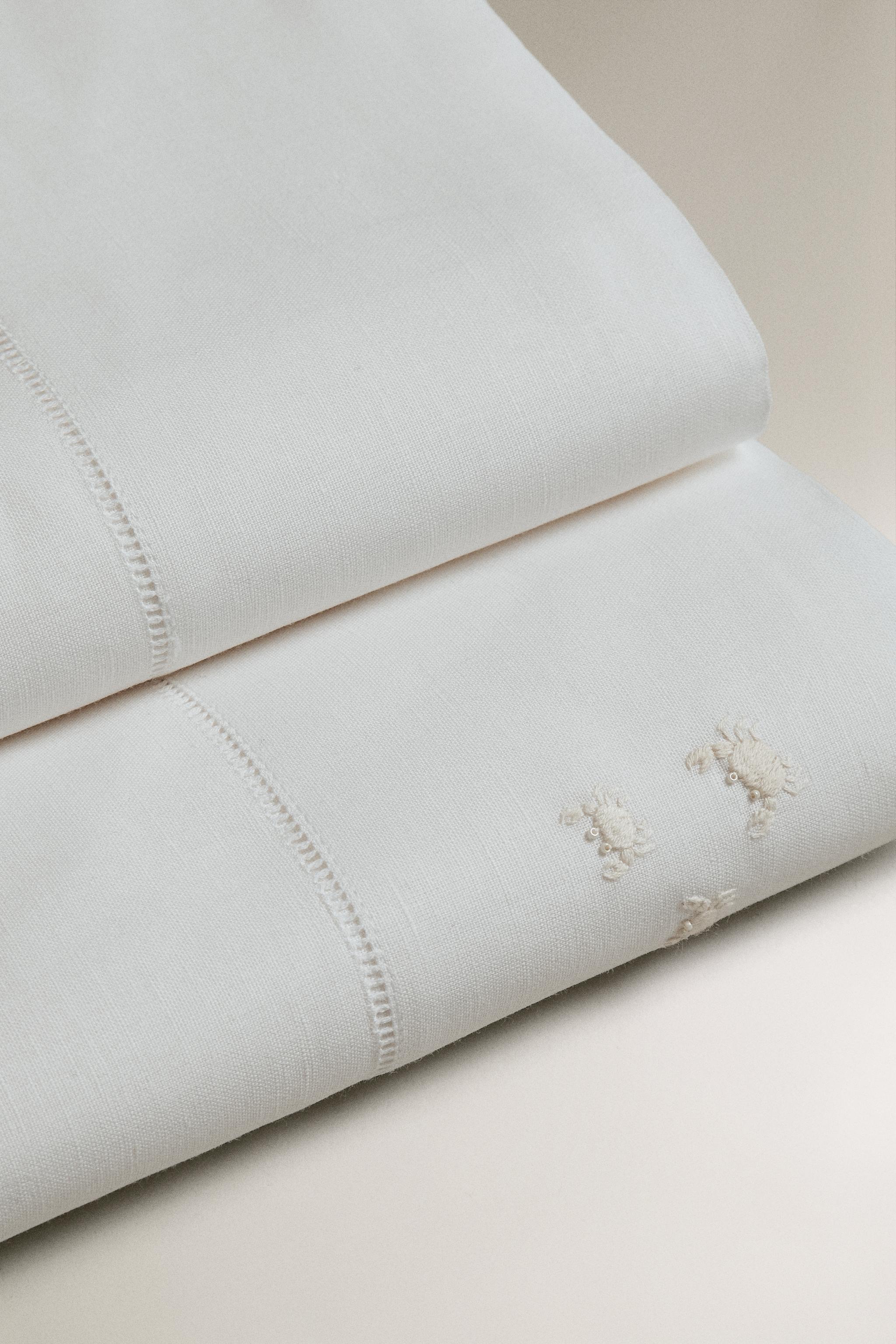 DRAP DE DESSUS BRODERIE CRABE