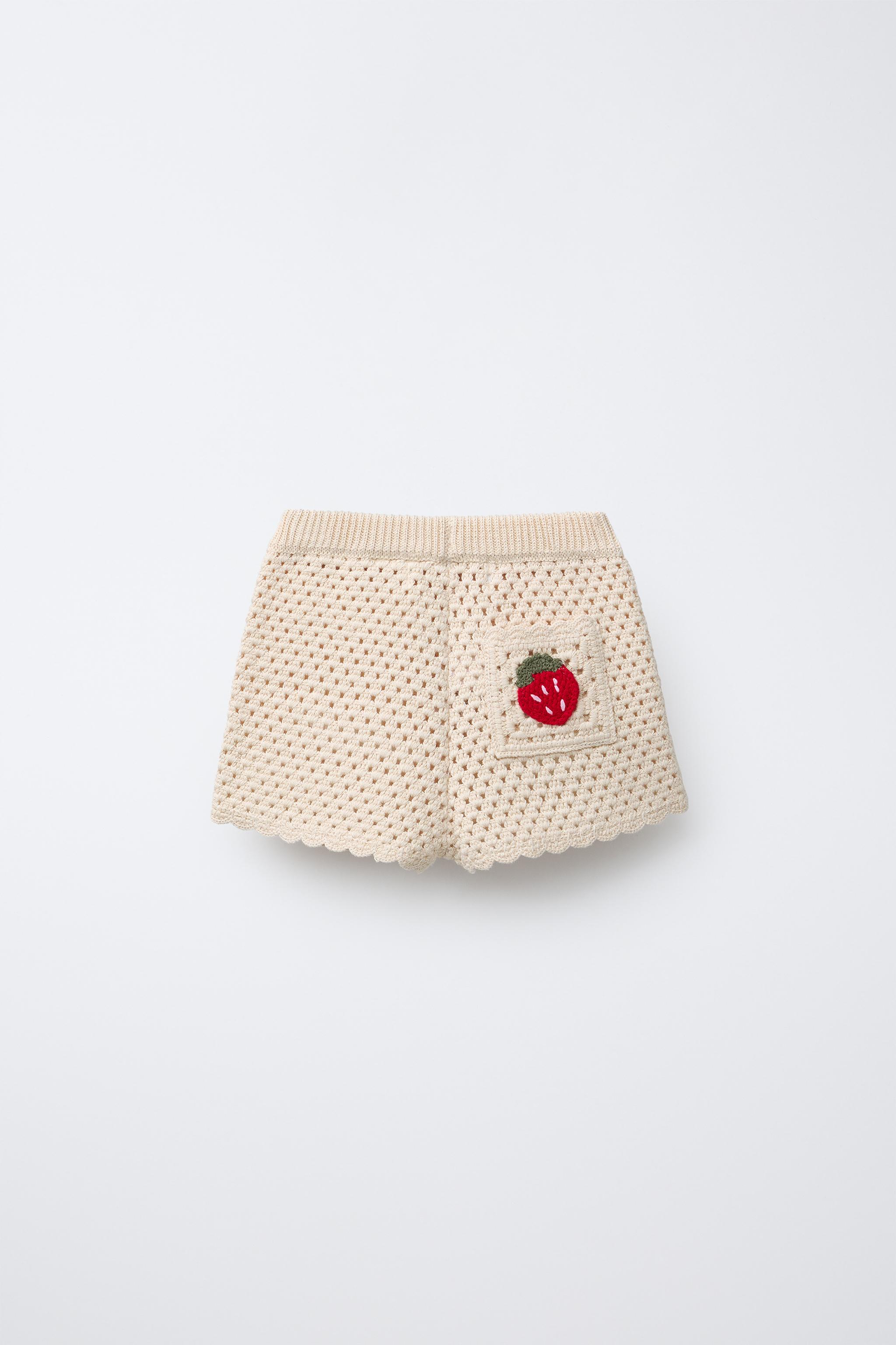 CROCHET STRAWBERRY KNIT SHORTS