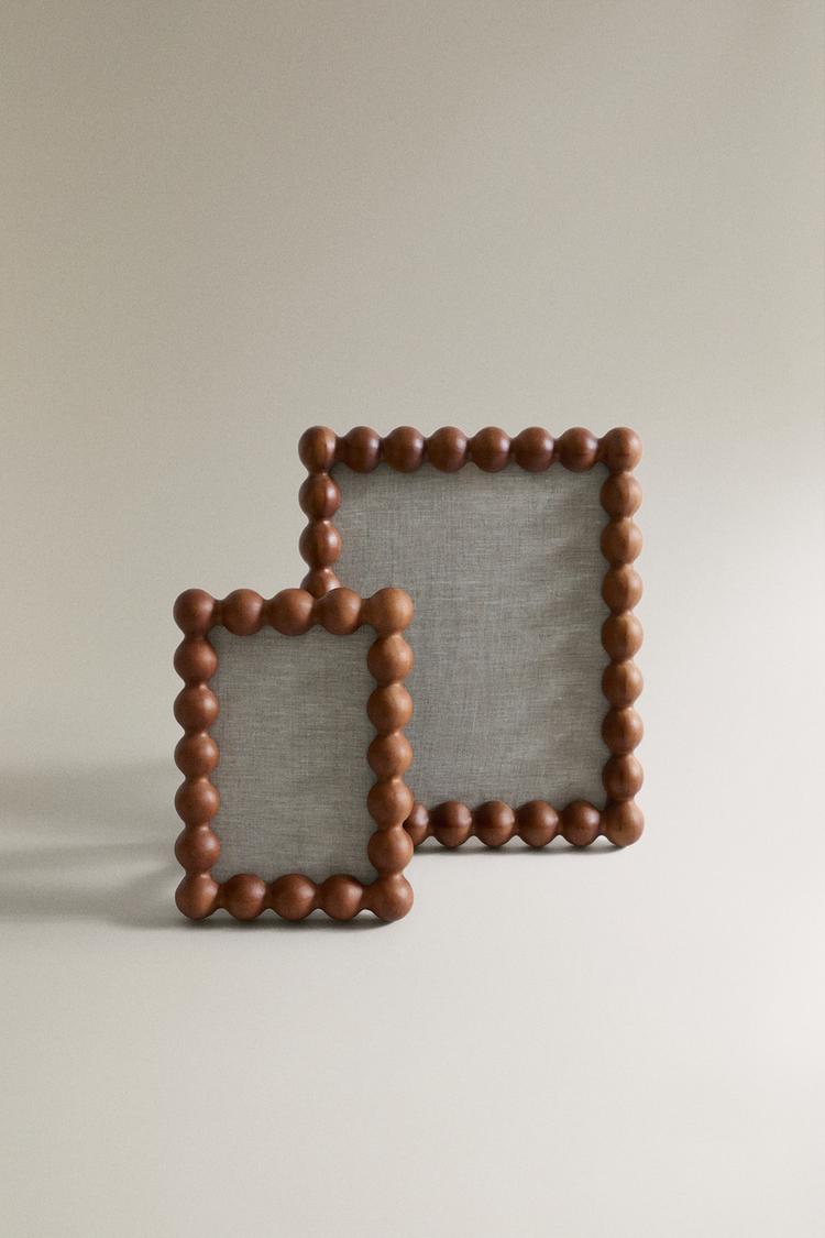 WOODEN BEADED PICTURE FRAME - Zara product image