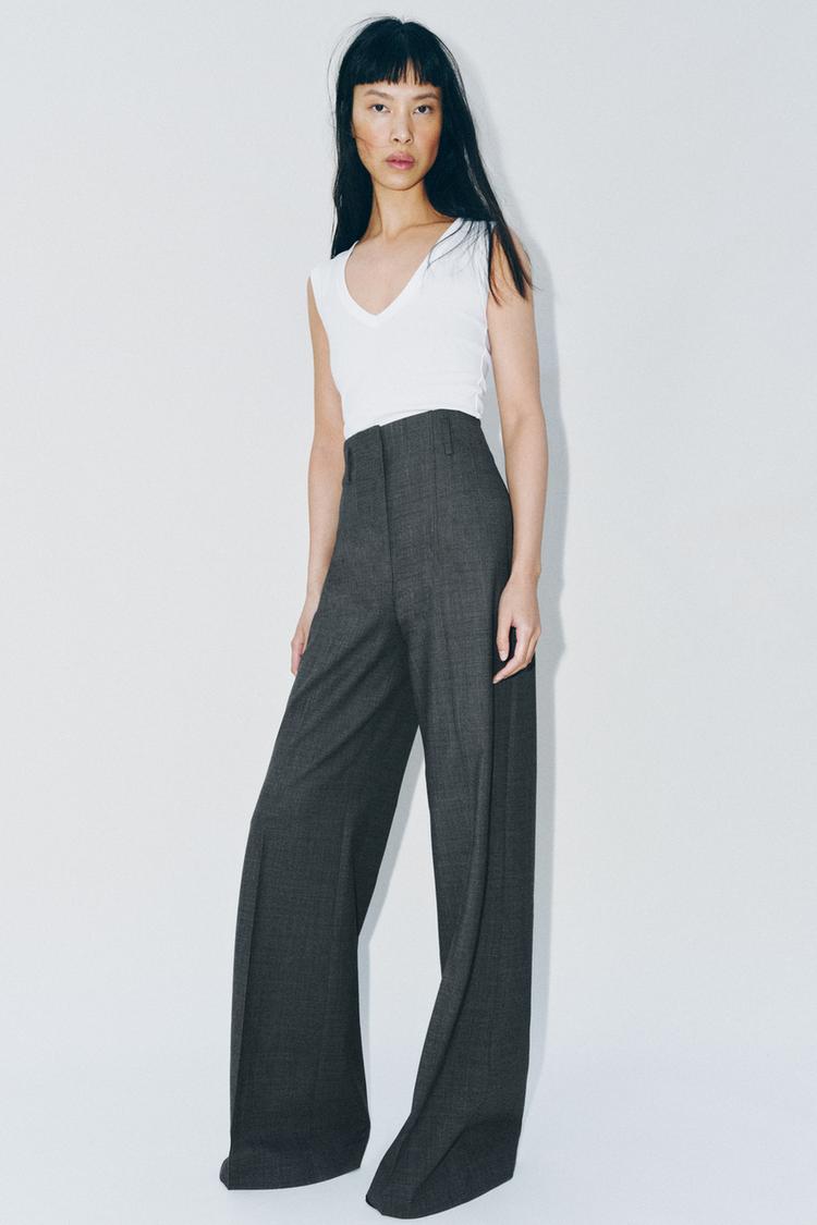 COTTON V-NECK T-SHIRT - Zara product image