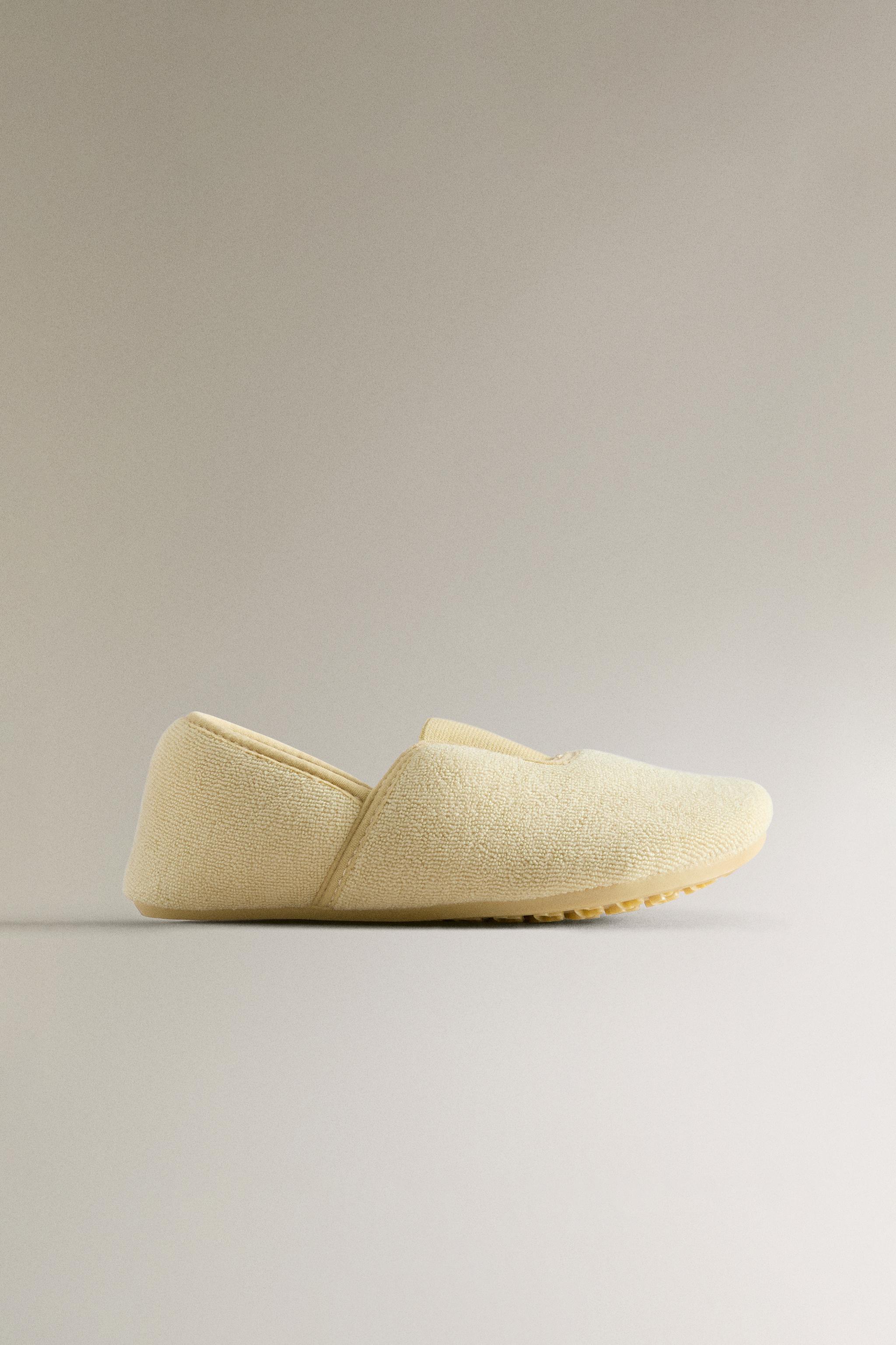 STRETCH SLIPPERS