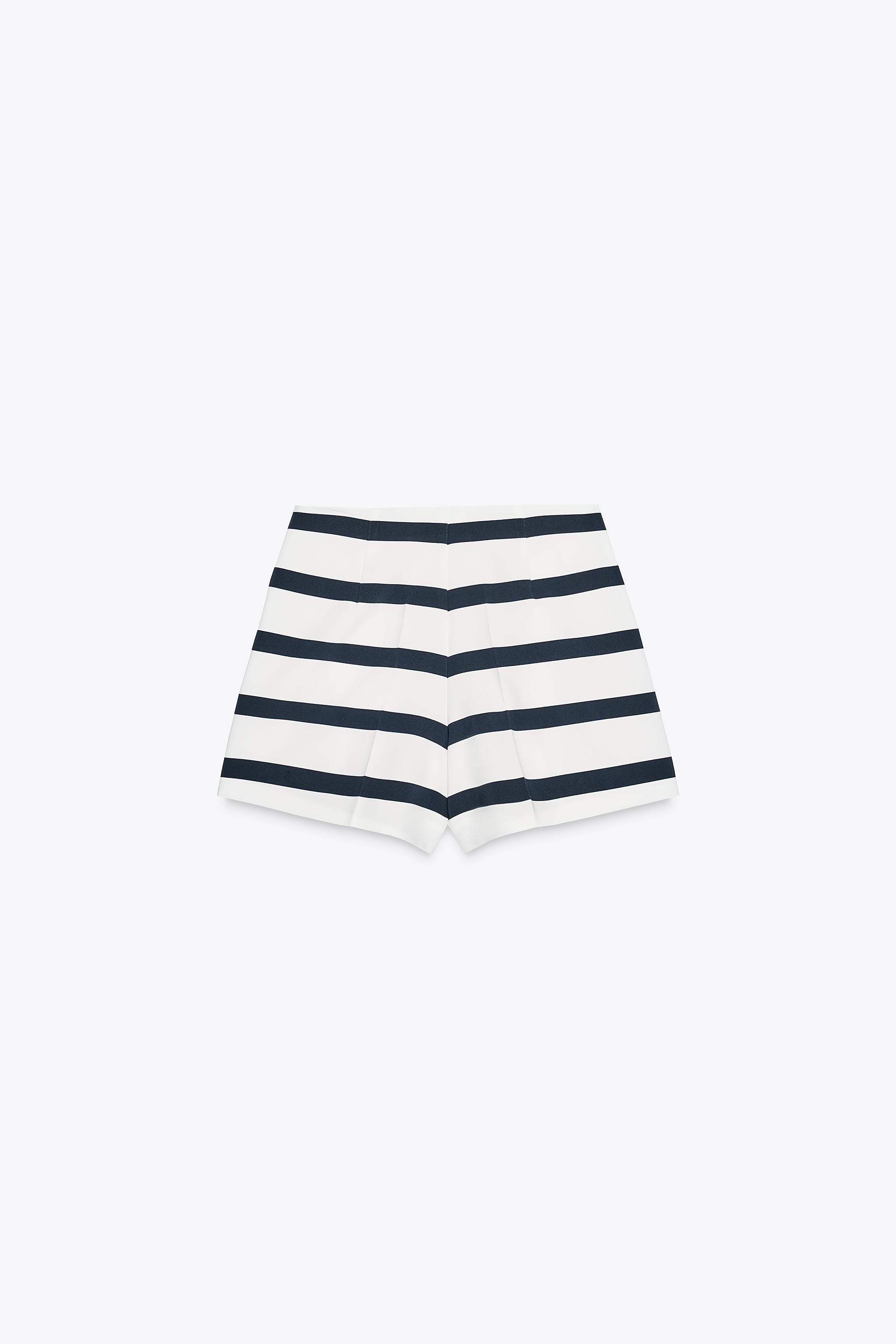 PLEATED STRIPED SHORTS