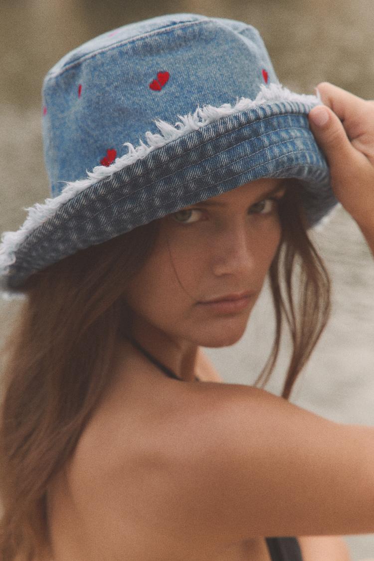 EMBROIDERED HEART DENIM BUCKET HAT - Zara product image