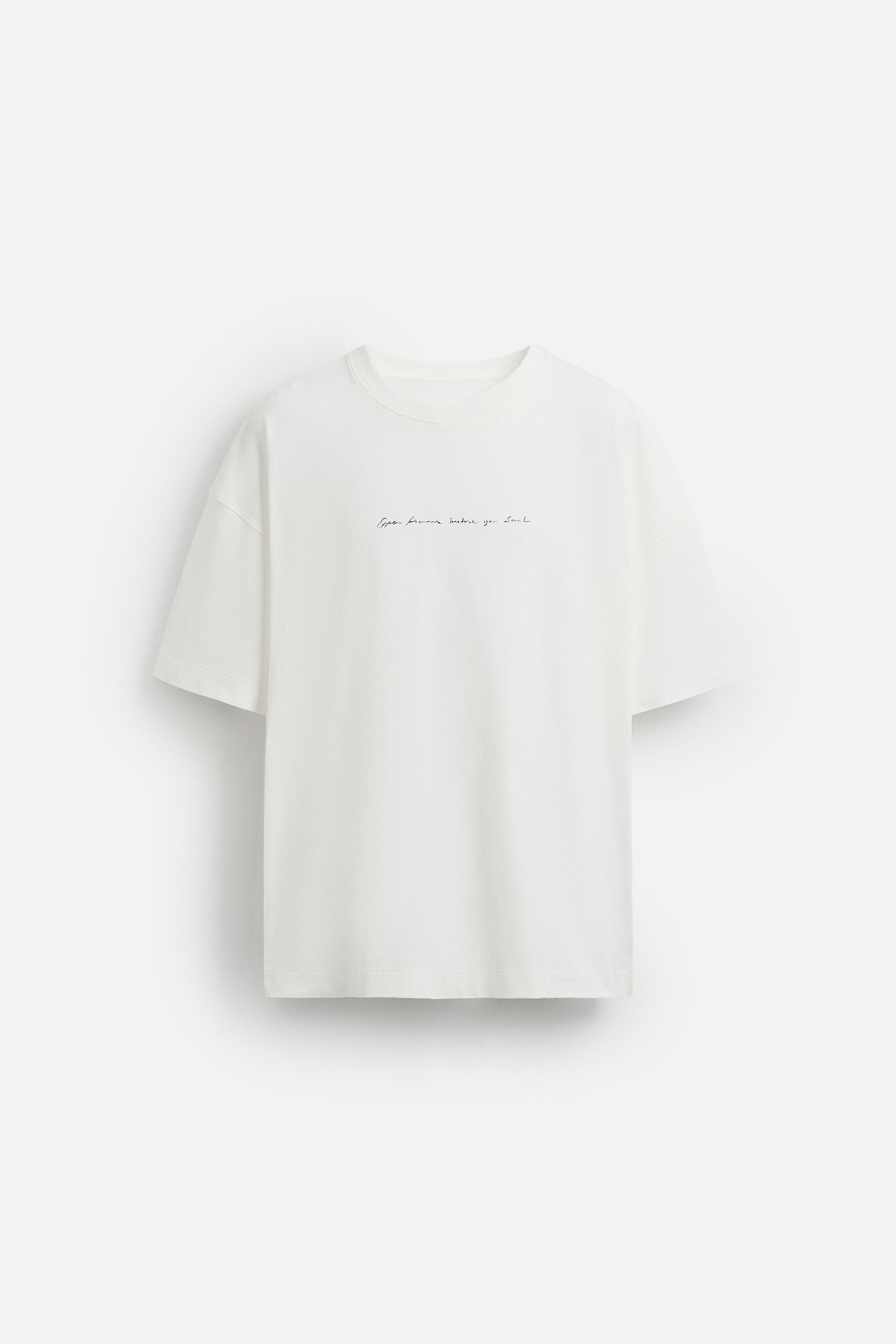 T-SHIRT À PIÈCE EN RELIEF