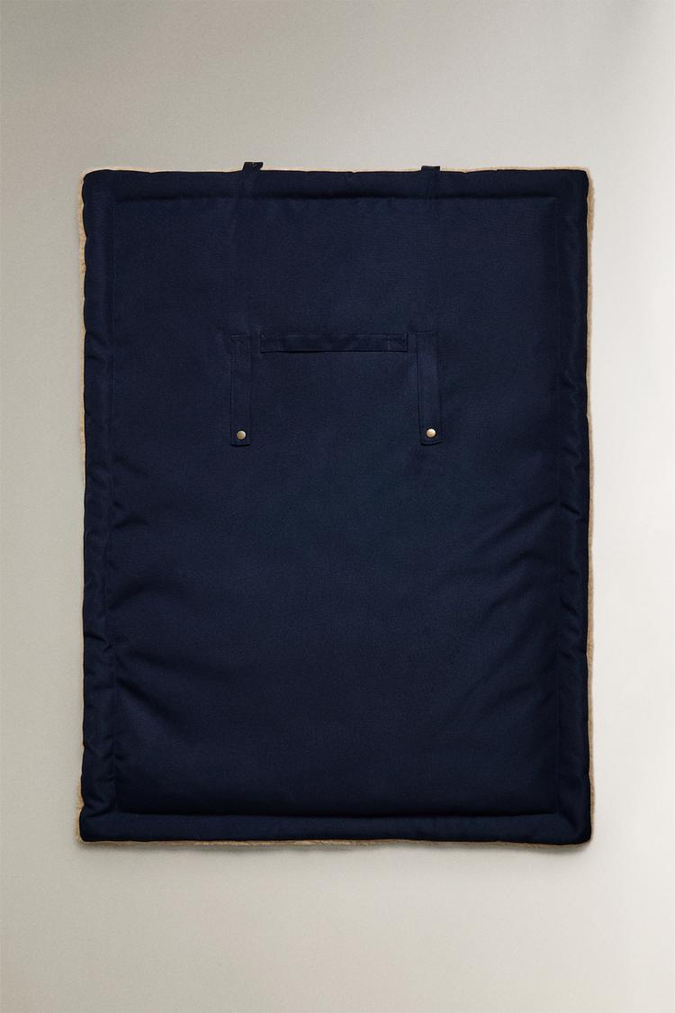 ROLL-UP PET FLOOR BLANKET - Zara product image