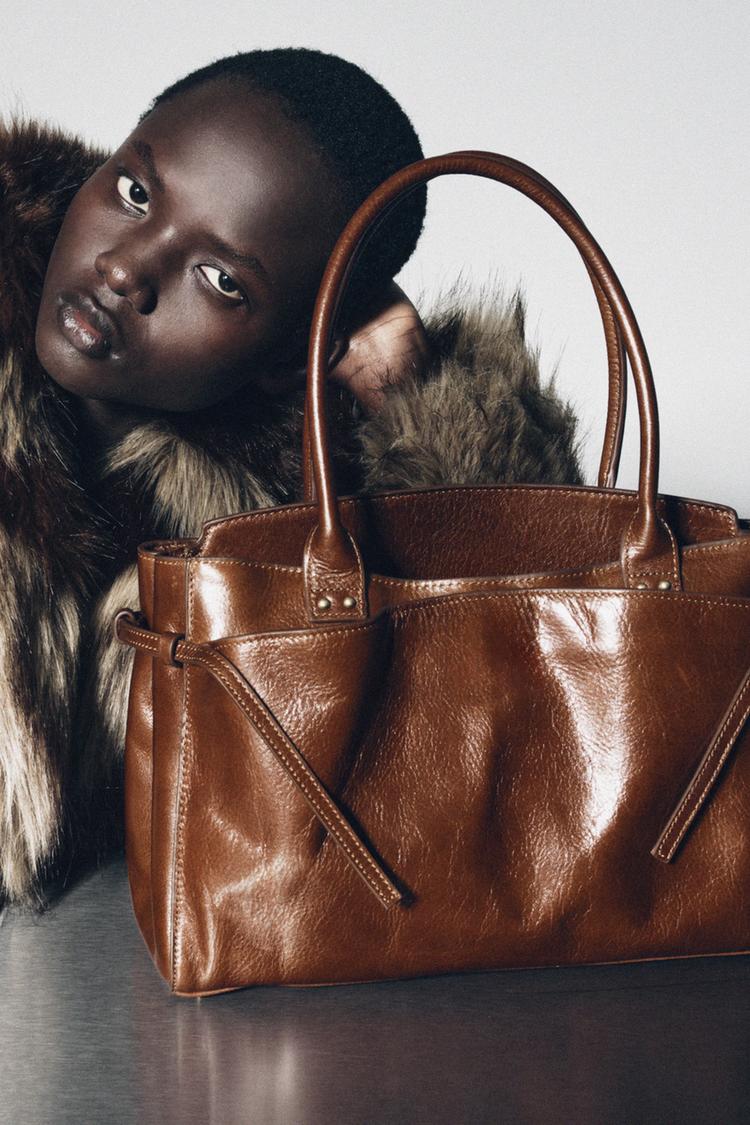 LEATHER CITY BAG