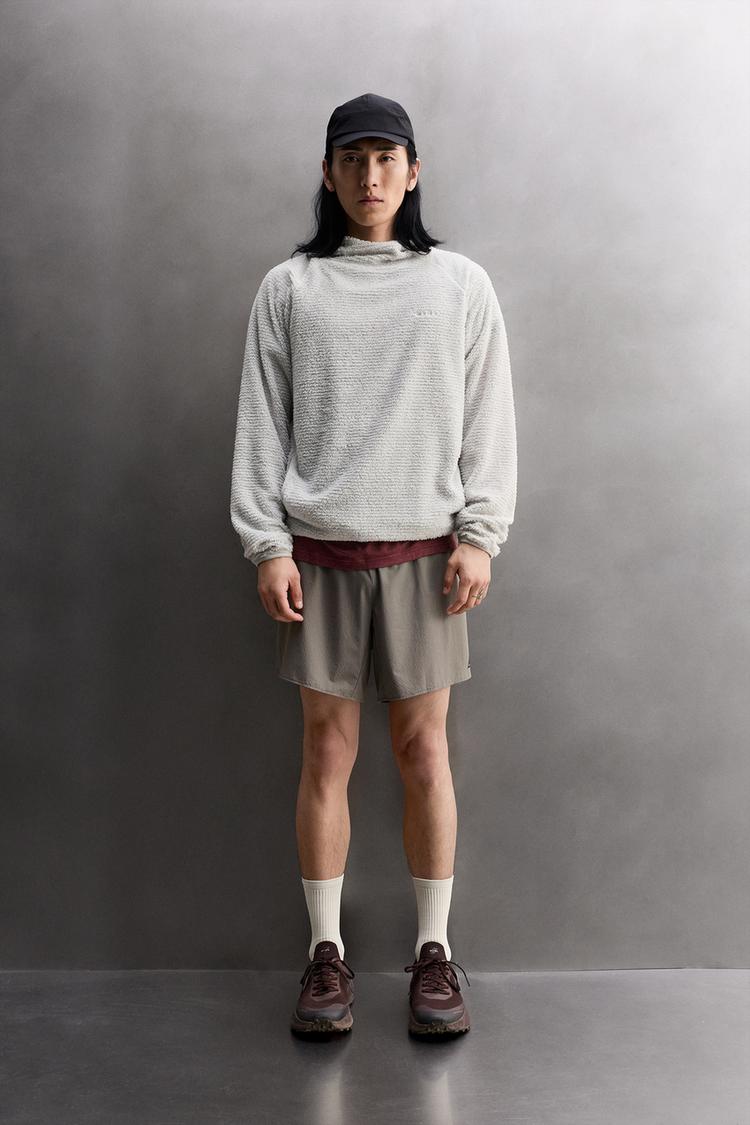 TEXTURED FLEECE HOODIE