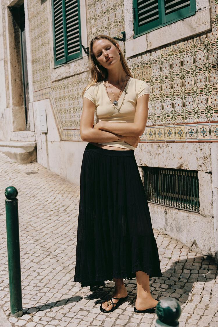 V-NECK T-SHIRT - Zara product image