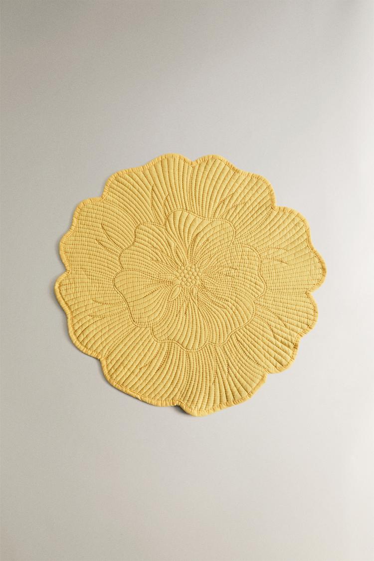 QUILTED FLORAL PLACEMAT - Zara product image