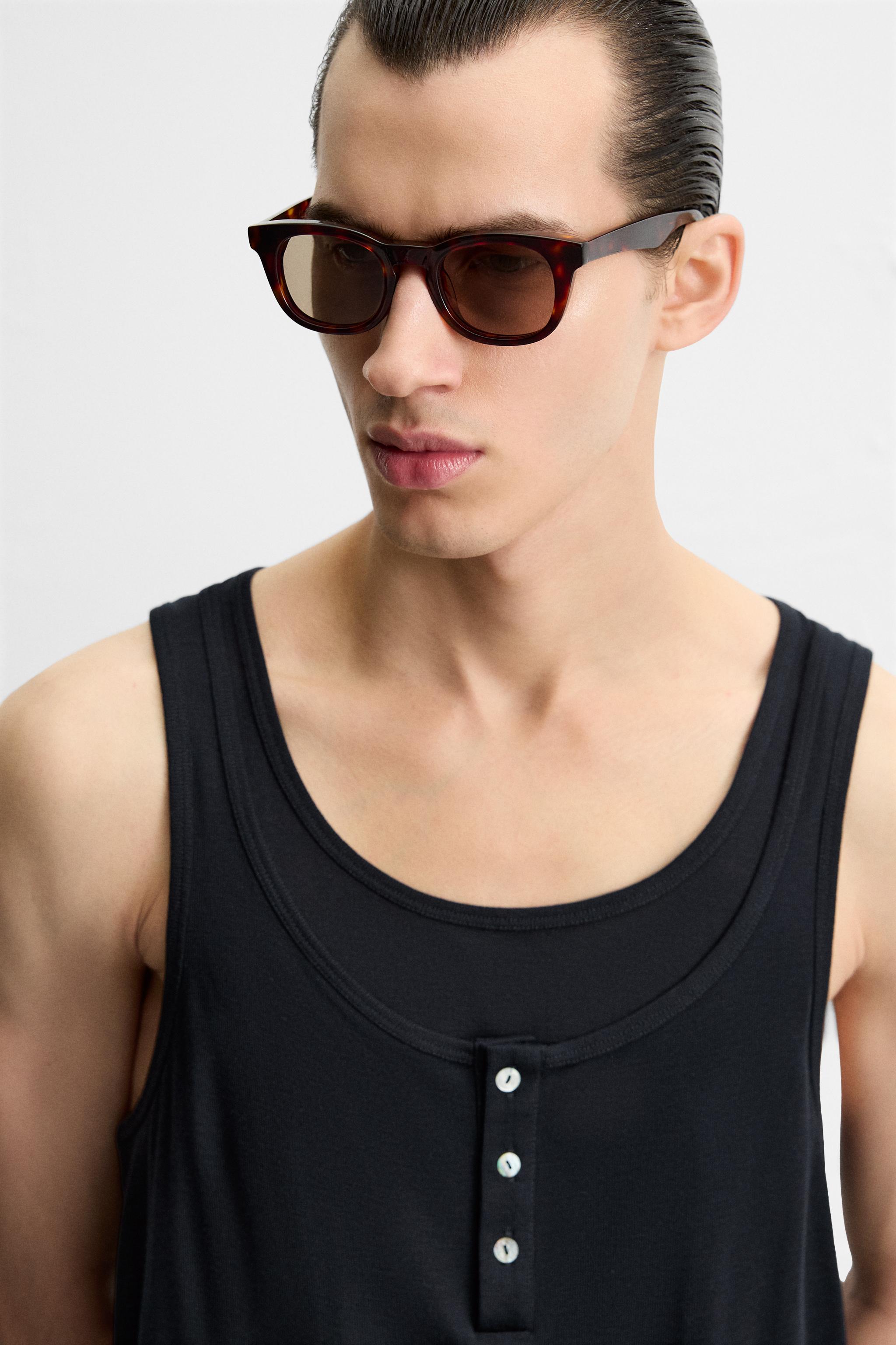 DOUBLE NECK BUTTON TANK TOP