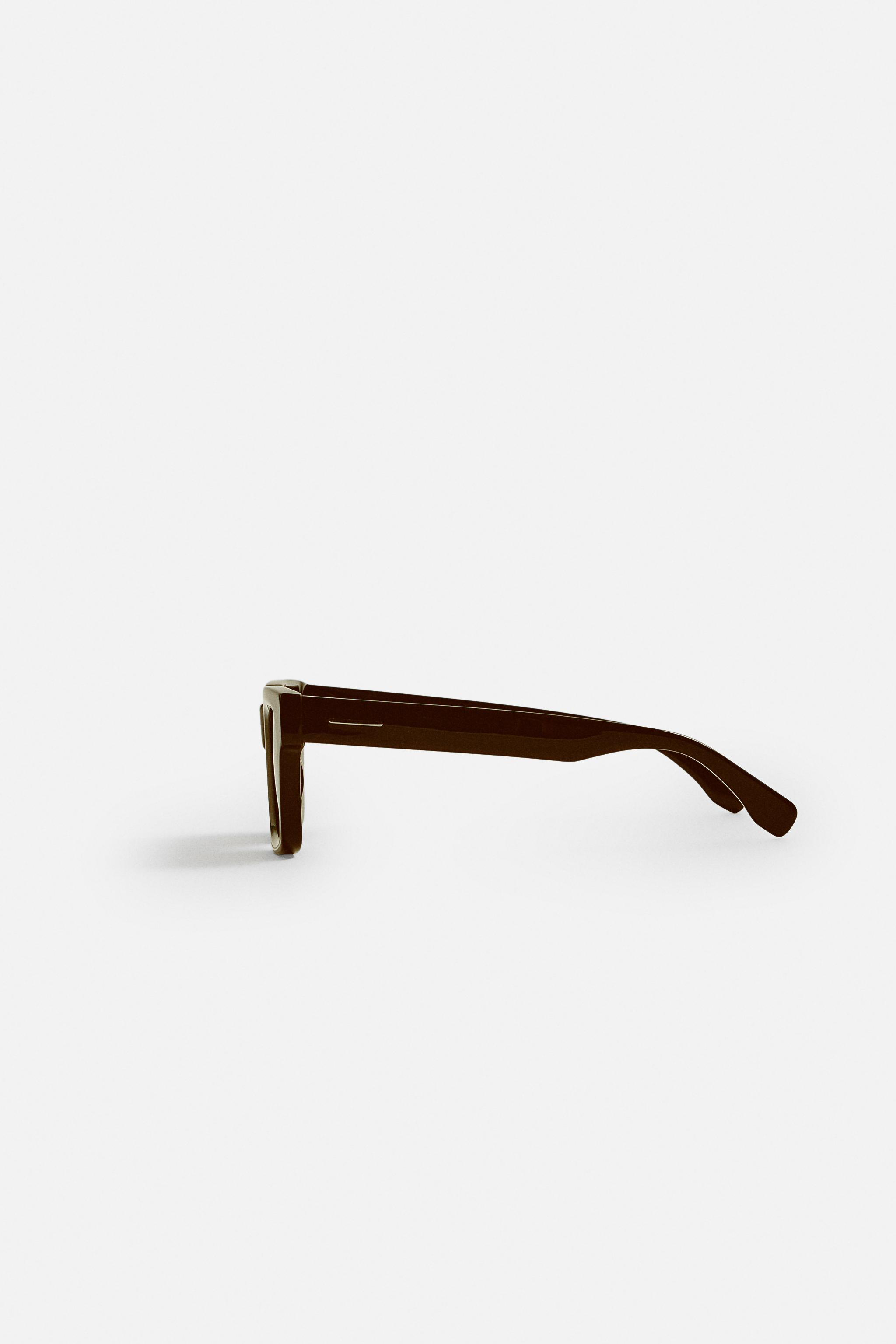 LUNETTES DE SOLEIL CARRÉES