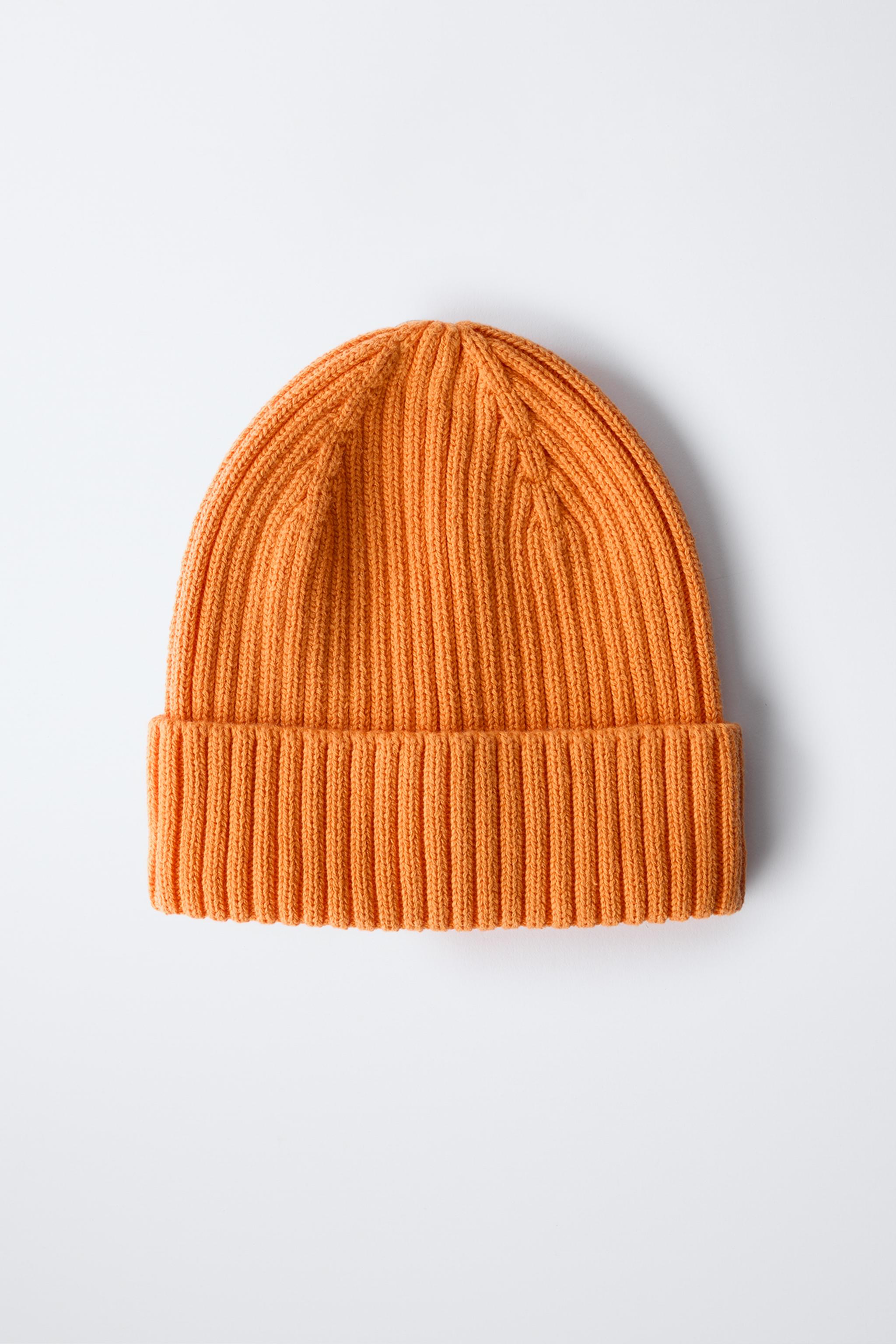 BONNET EN MAILLE CÔTELÉE
