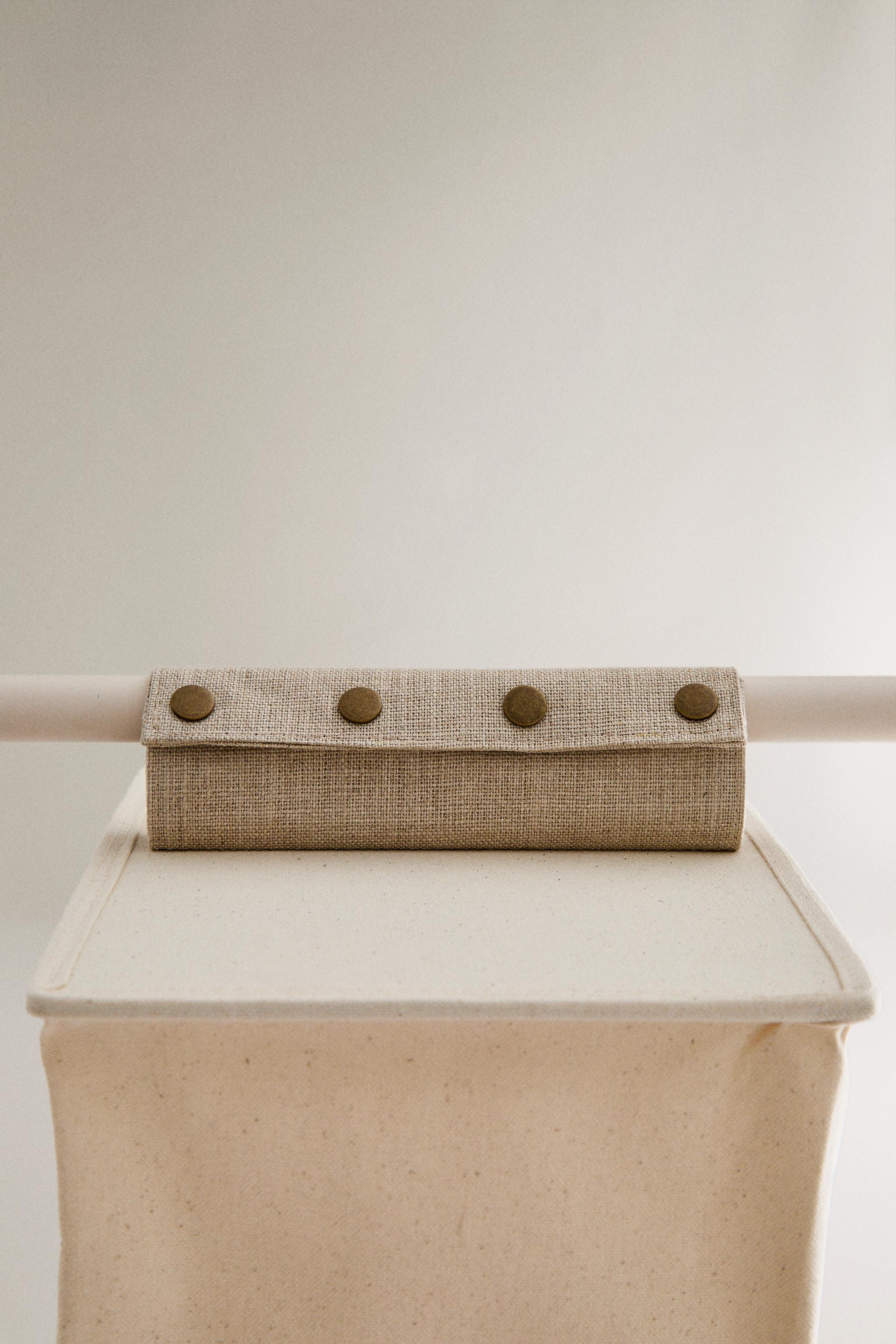 LINEN VERTICAL ORGANIZER