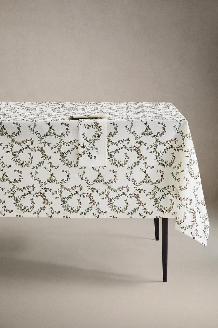 CHRISTMAS HOLLY LEAF COTTON TABLECLOTH