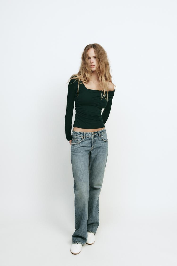 ASYMMETRIC NECKLINE TOP