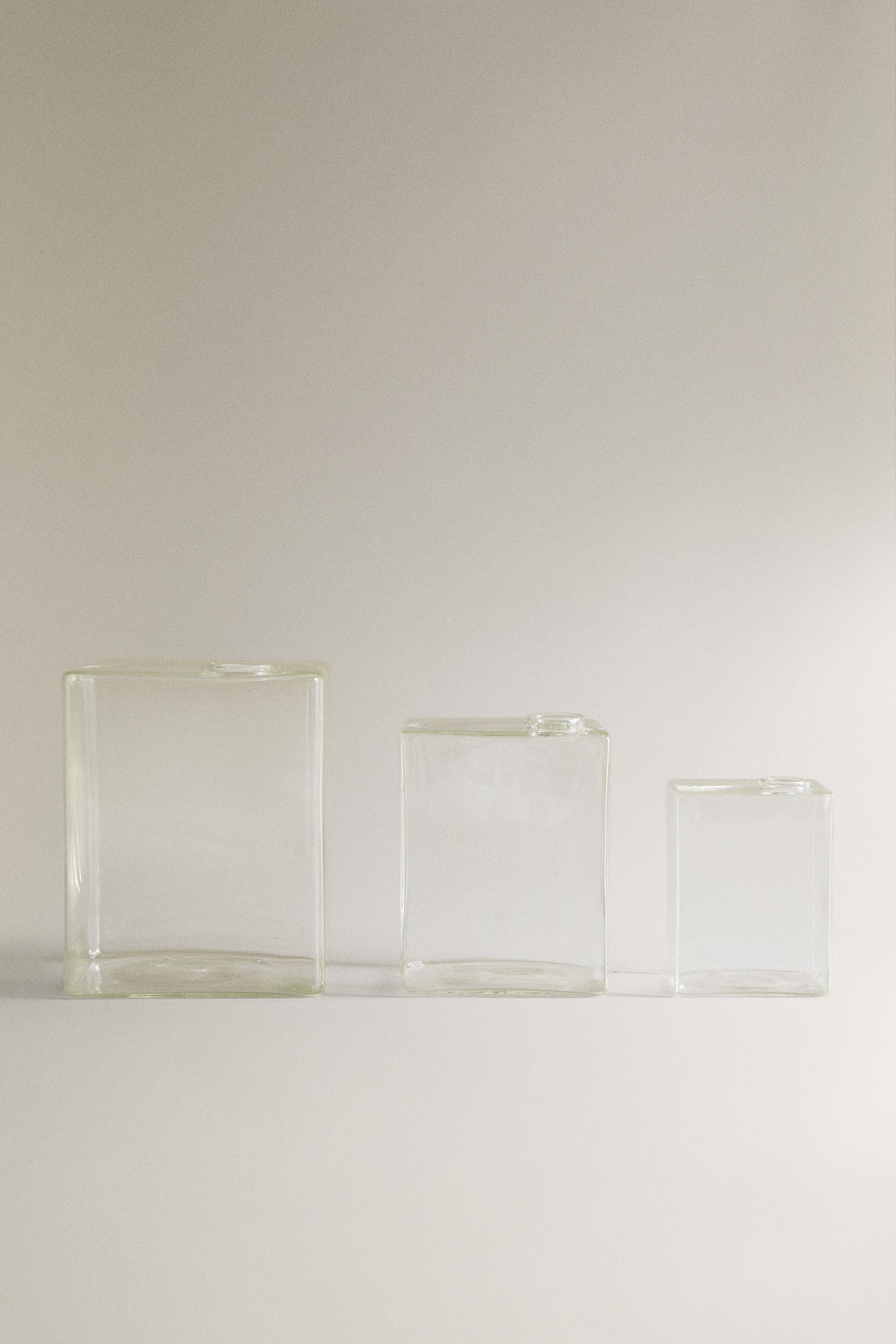 SQUARE GLASS VASE