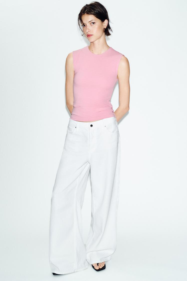 SLEEVELESS T-SHIRT - Zara product image