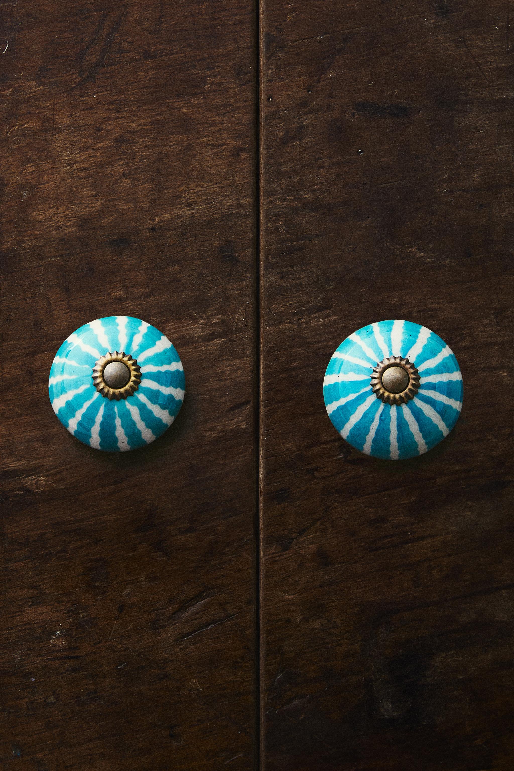 SET OF CERAMIC FLOWER KNOBS (SET OF 2