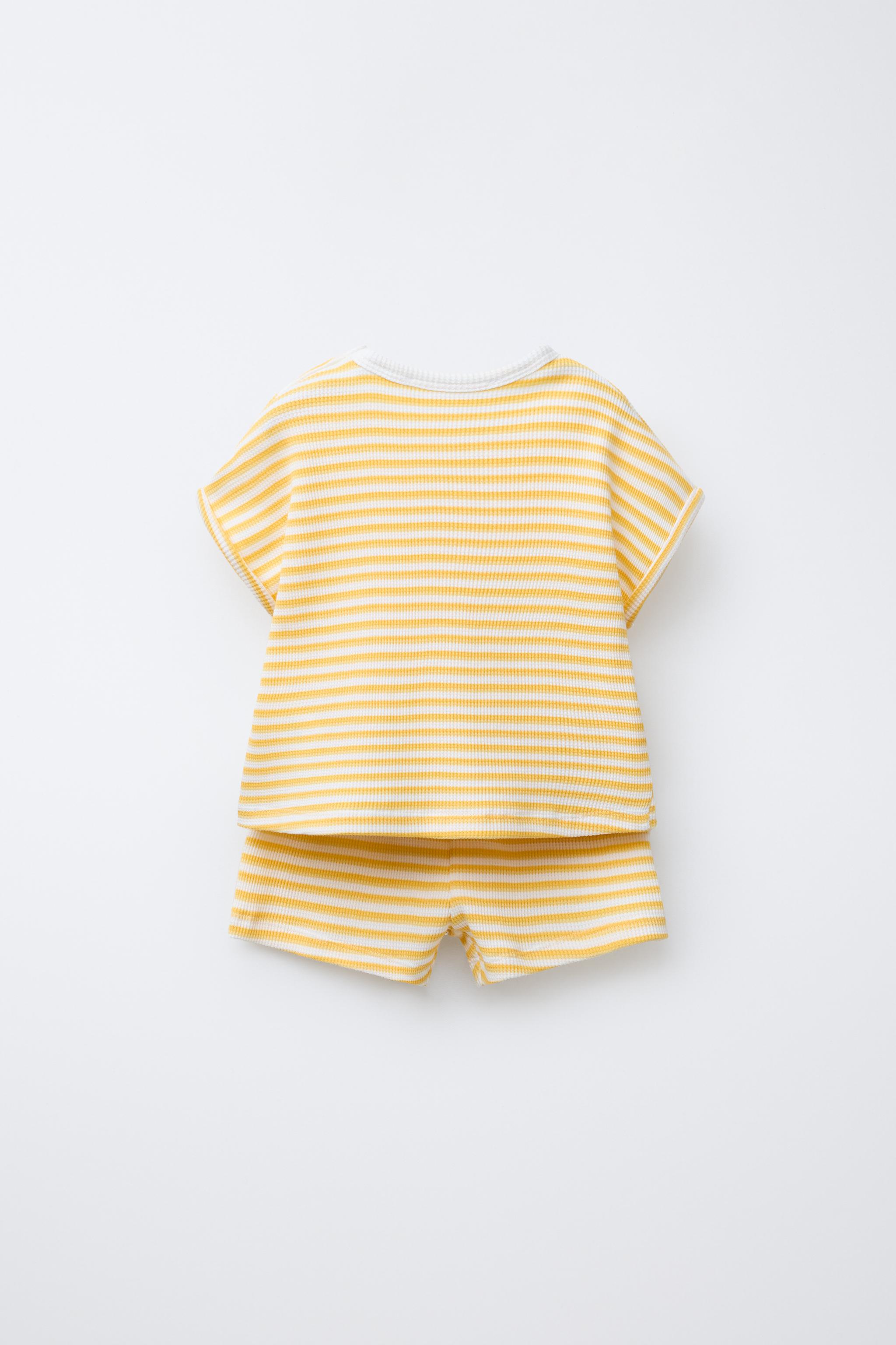 ENSEMBLE GAUFRÉ T-SHIRT ET BERMUDA RAYÉ