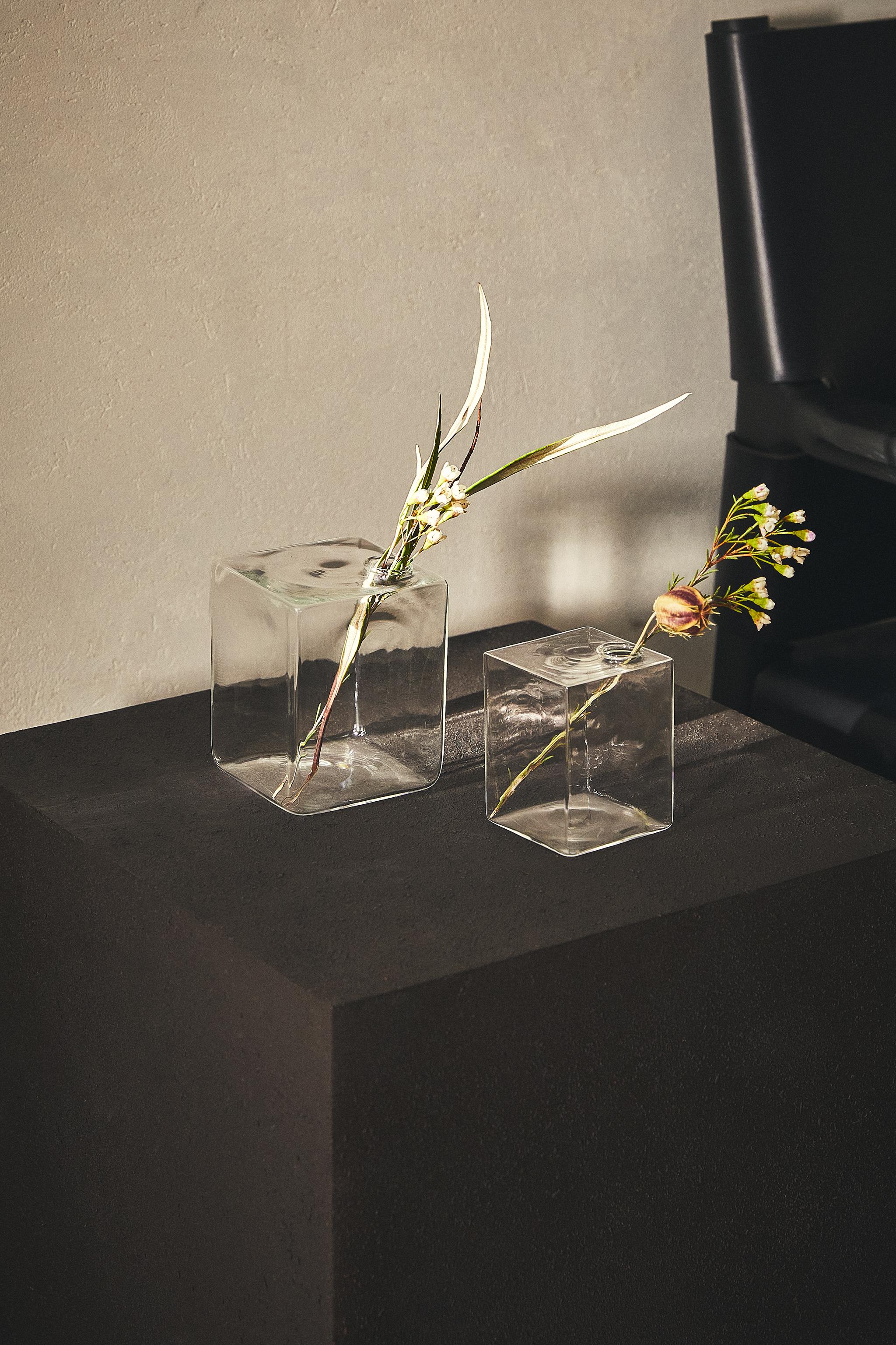 SQUARE GLASS VASE