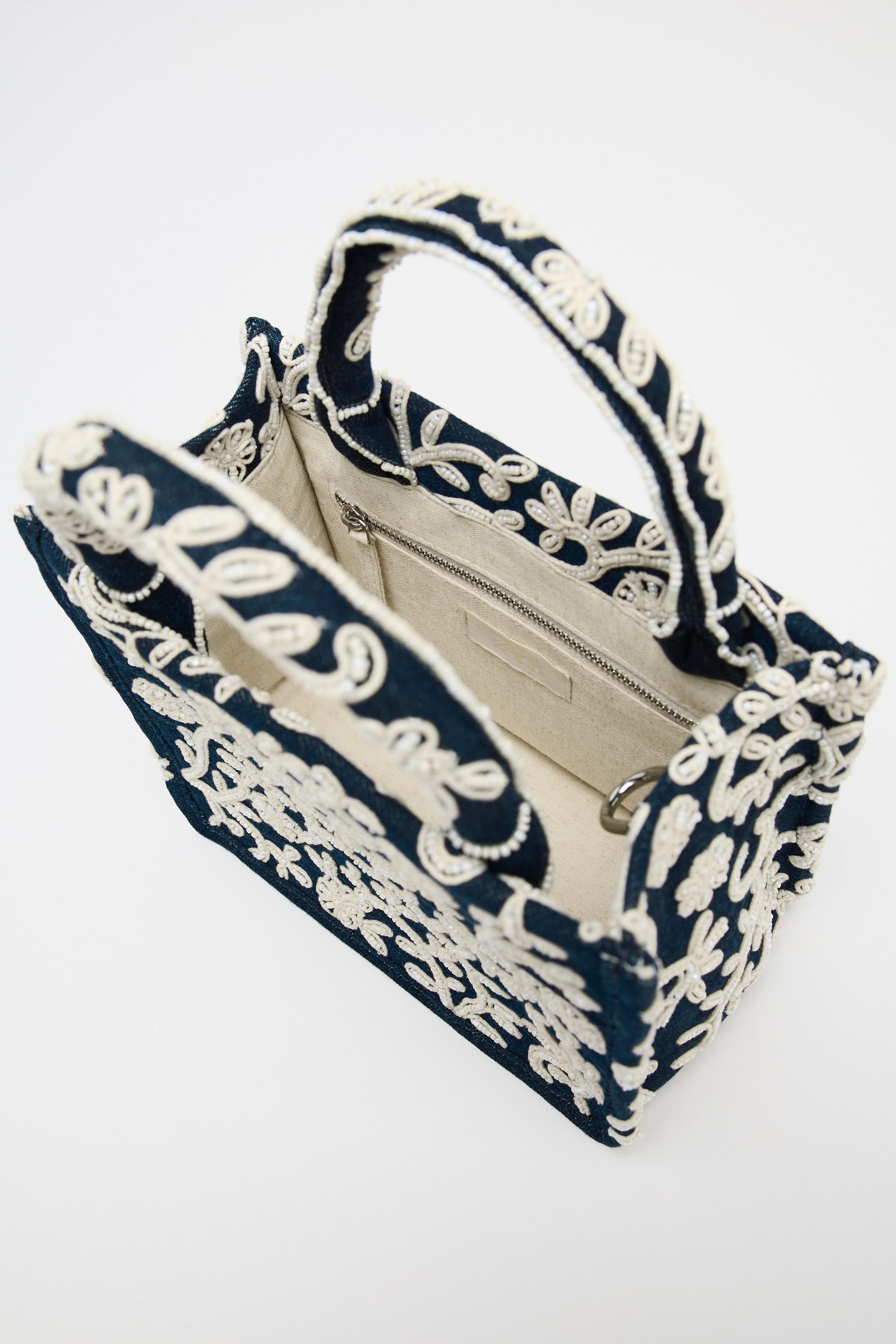 CITYBAG RIGIDE EN DENIM DÉTAIL BRODERIES