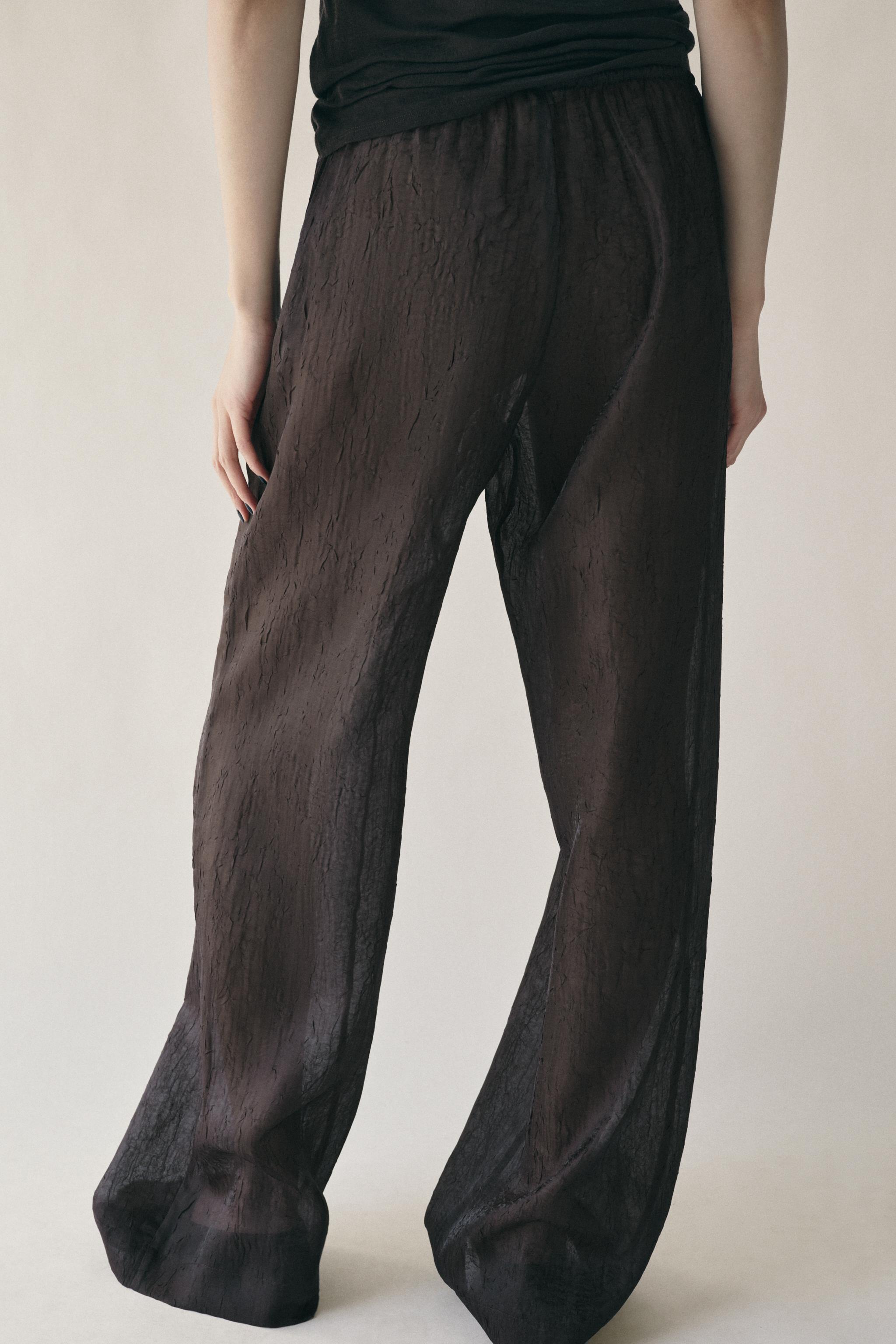 PANTALON SEMI-TRANSPARENT FROISSÉ