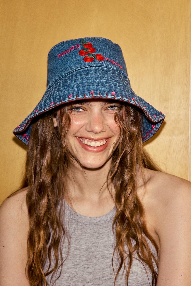 TOMATO EMBROIDERED DENIM BUCKET HAT - Zara product image