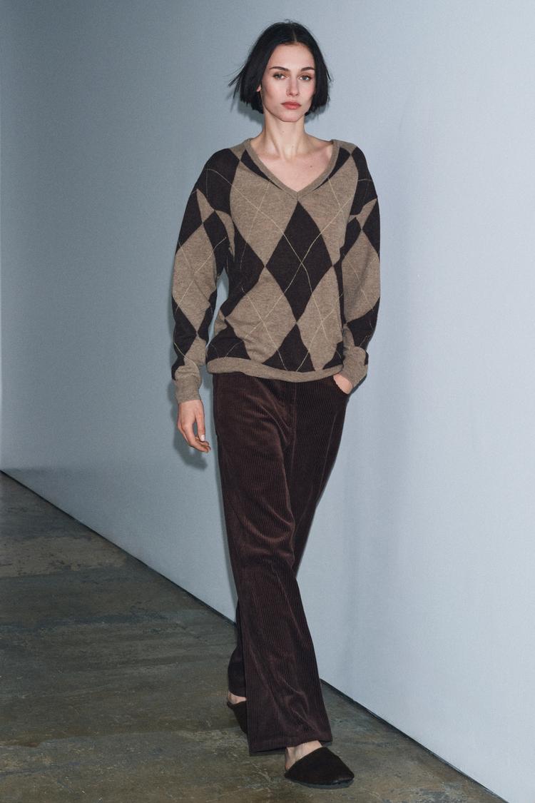 100% WOOL DIAMOND JUMPER - Zara product image