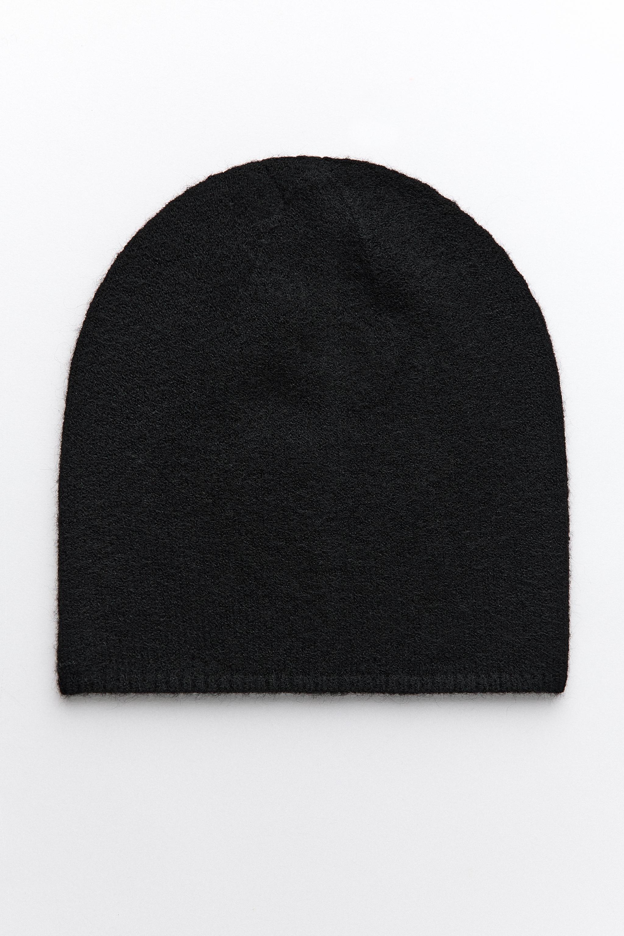 FINE KNIT BEANIE
