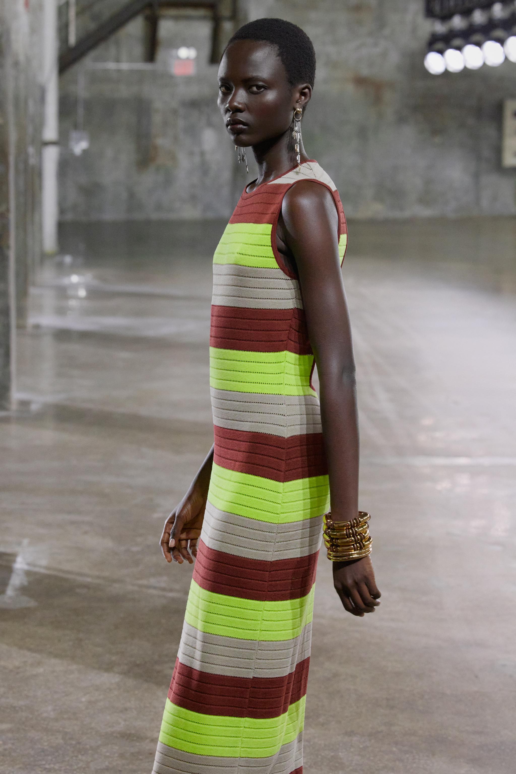ROBE LONGUE EN MAILLE RAYÉE